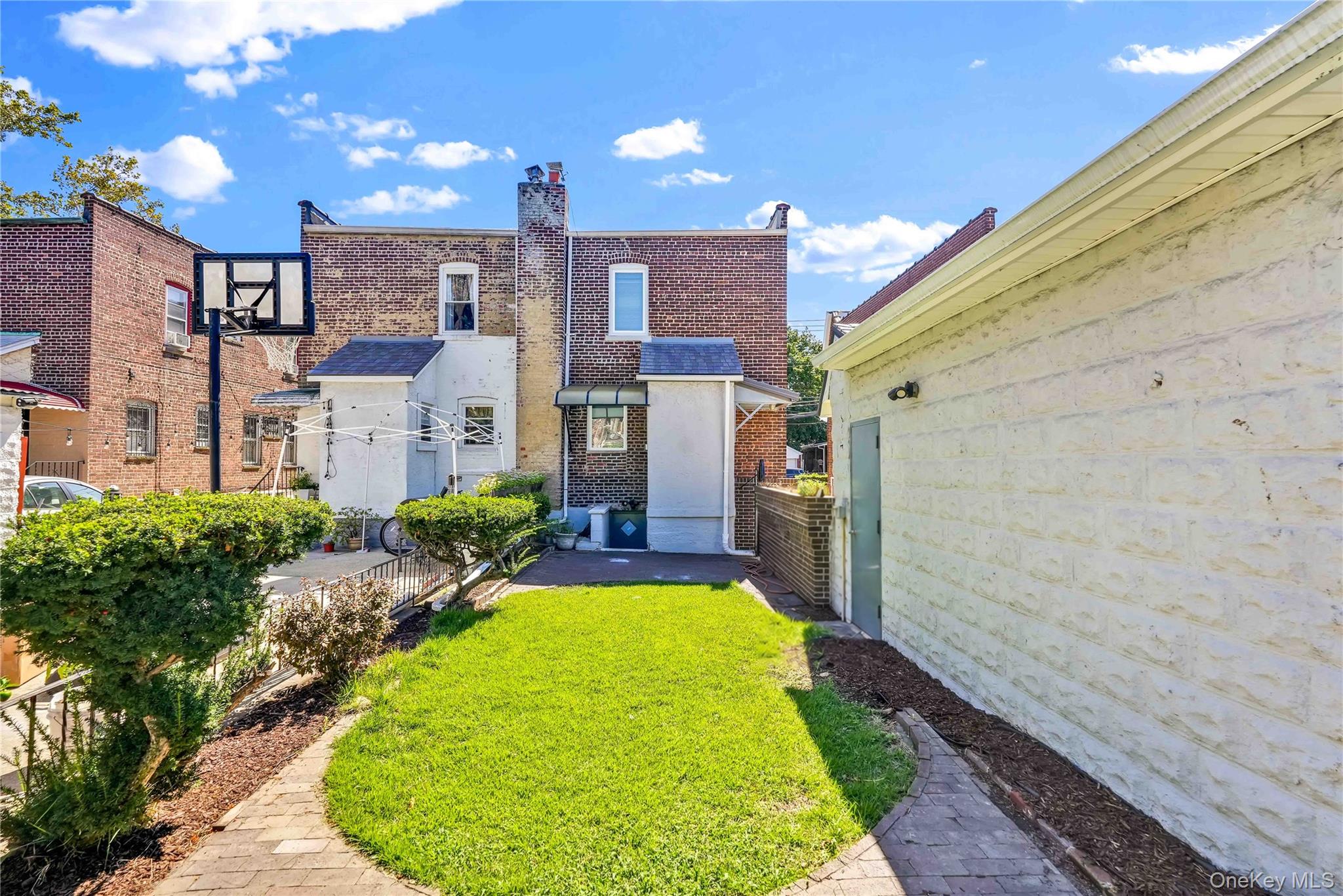 204-11 Murdock Avenue – For Sale photo 18