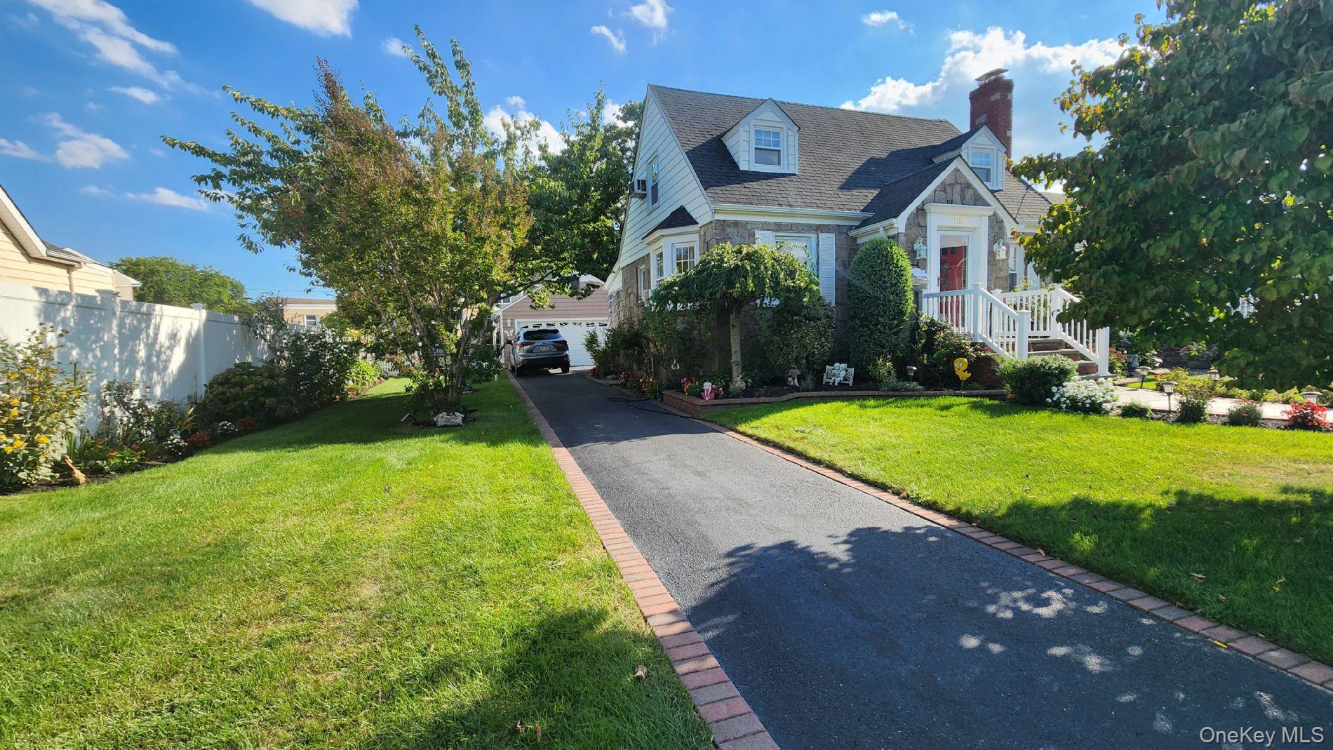 199 Claxton Avenue – For Sale photo 2