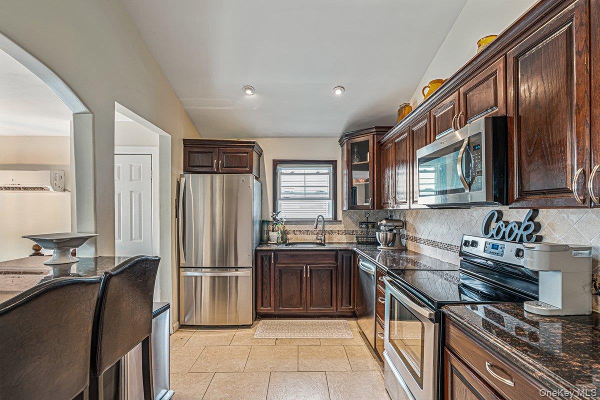 115 Margaretta Avenue – For Sale photo 4