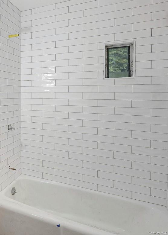 13 Colonial Road – For Rent photo 13