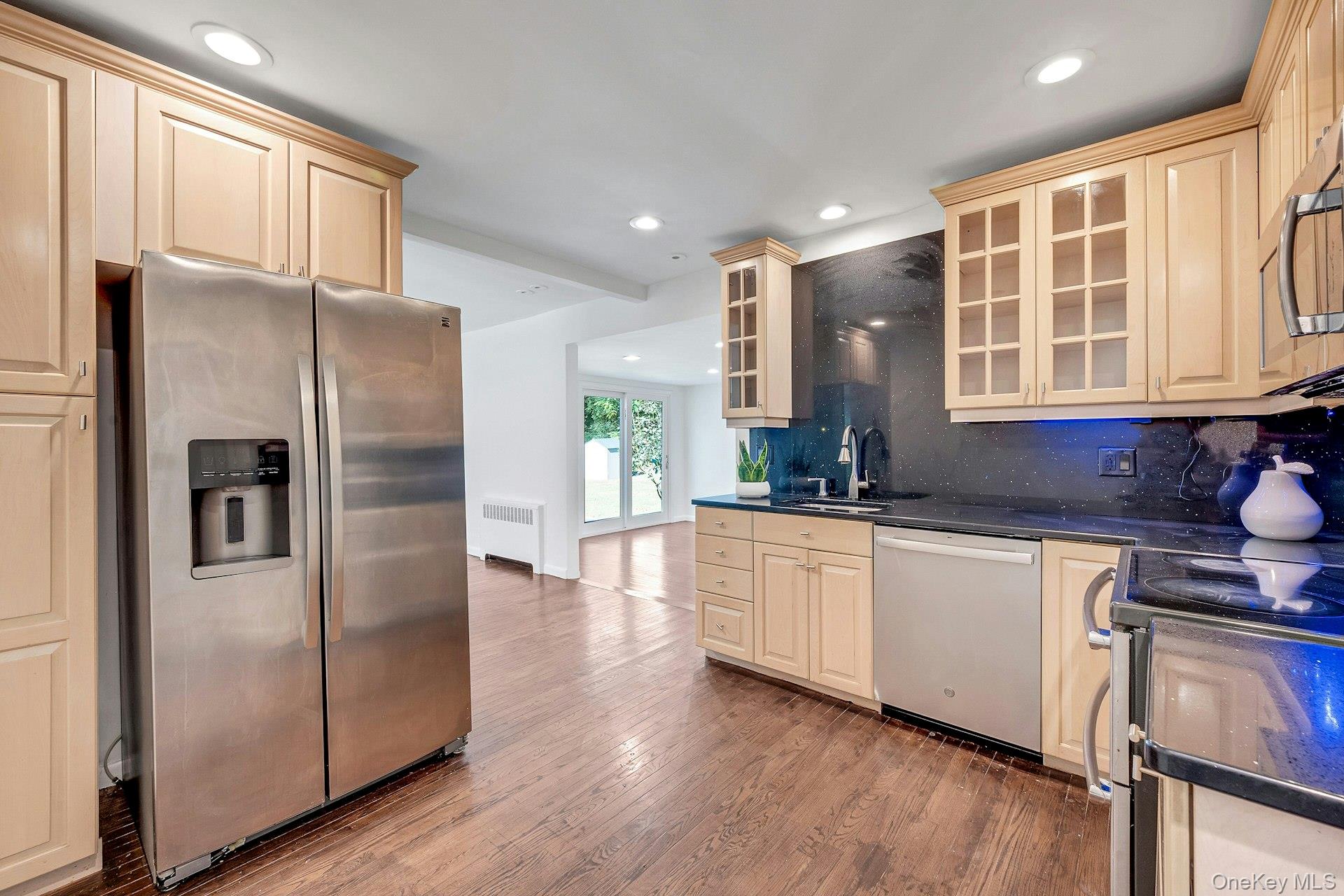 13 Colonial Road – For Rent photo 8