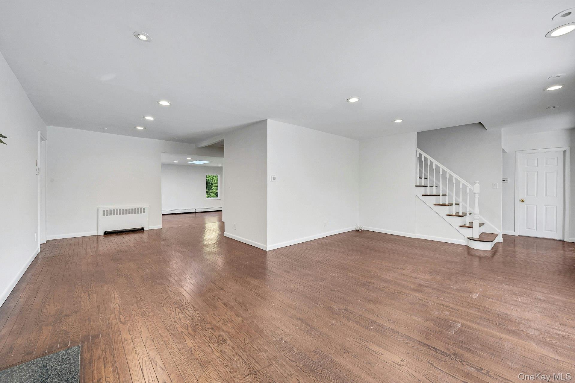 13 Colonial Road – For Rent photo 4