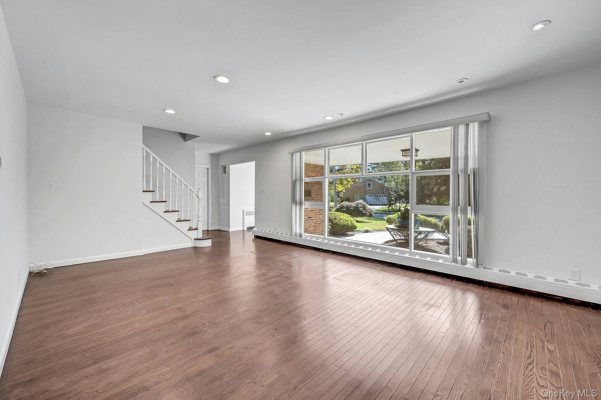13 Colonial Road – For Rent photo 3
