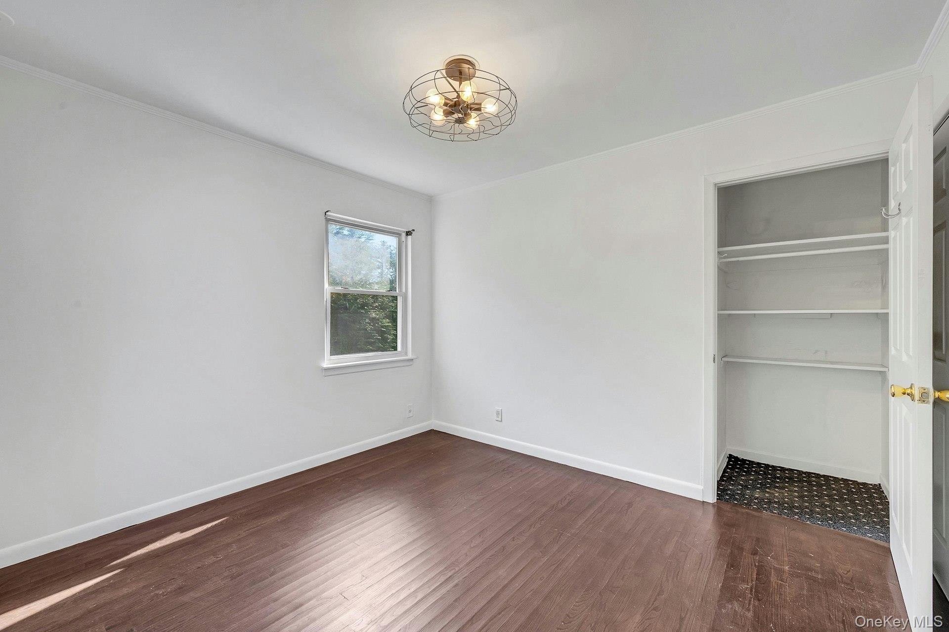 13 Colonial Road – For Rent photo 17