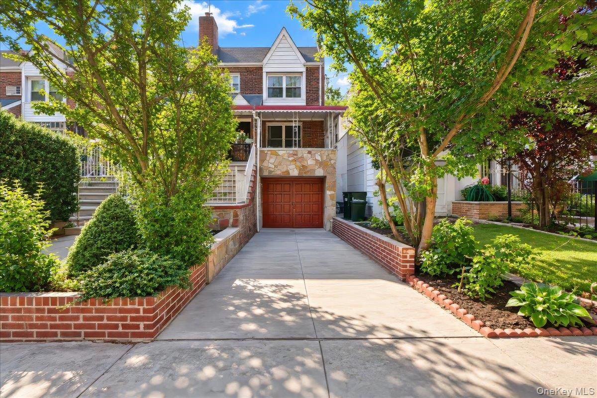 2145 Muliner Avenue – For Sale