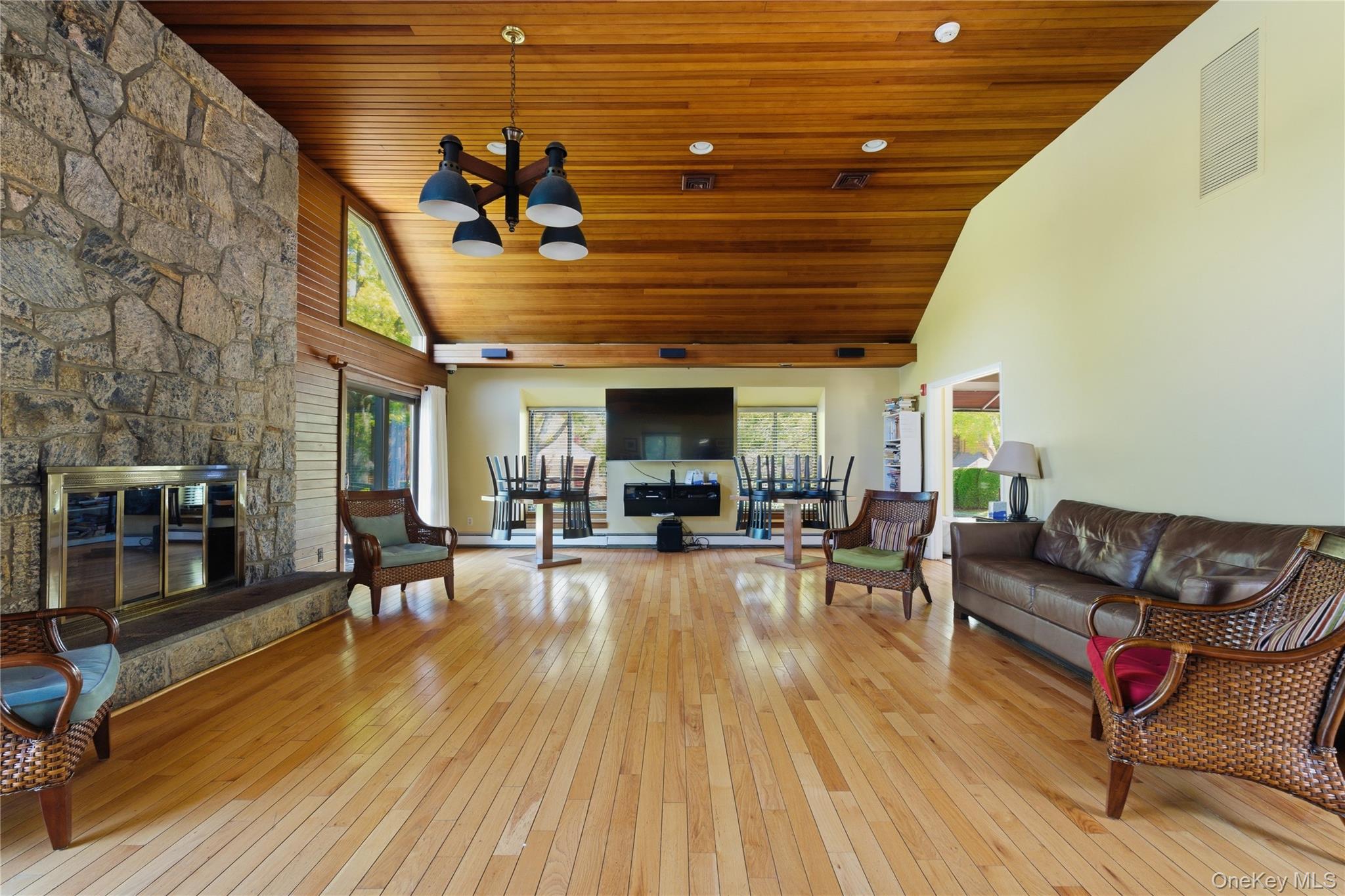 246 Treetop Crescent – For Sale photo 20