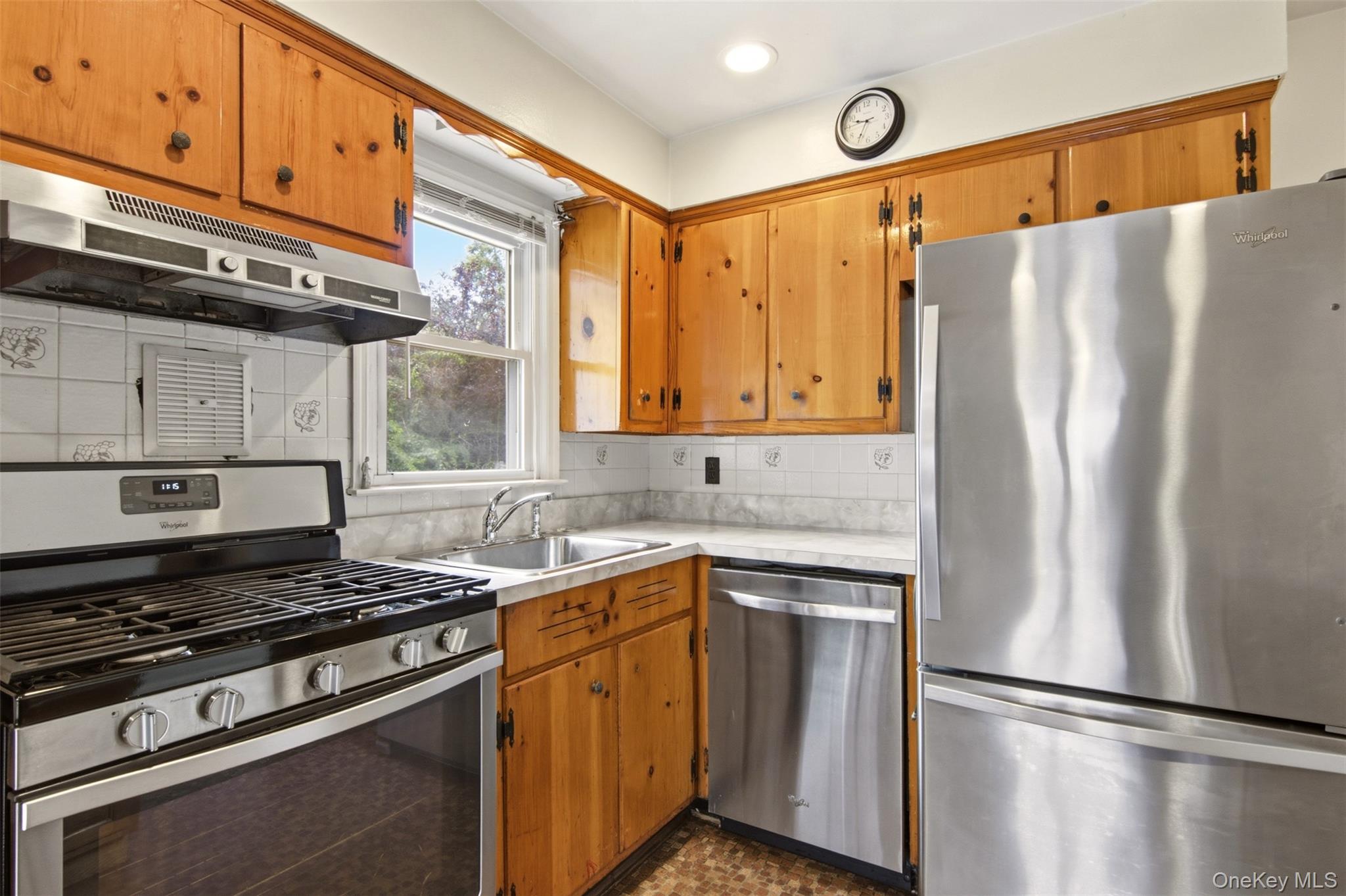 439 9th Street – For Sale photo 15
