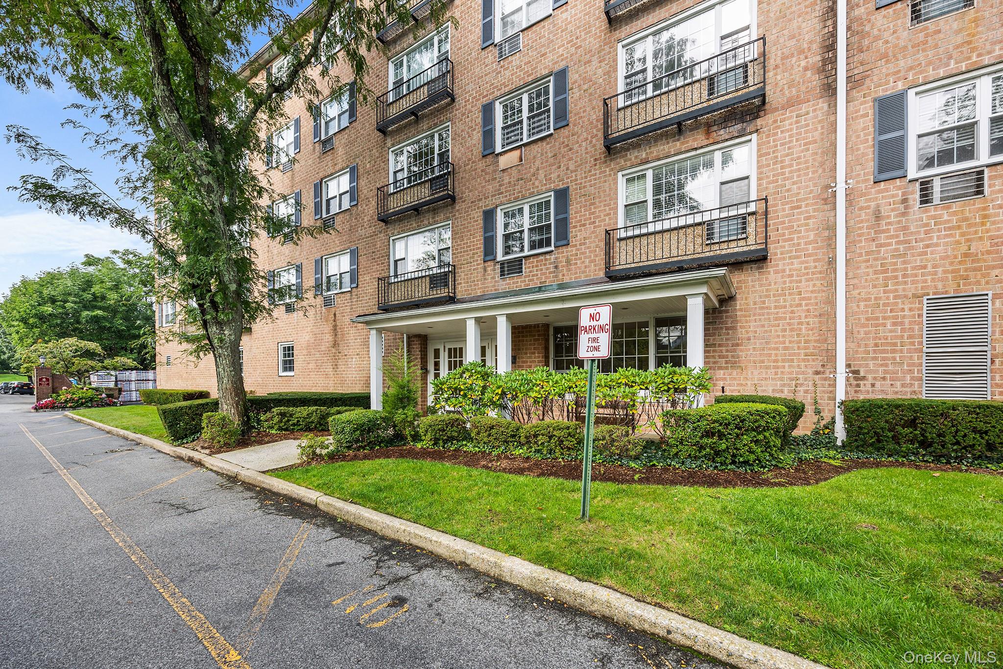 1 Consulate Drive, Unit 2H photo 3