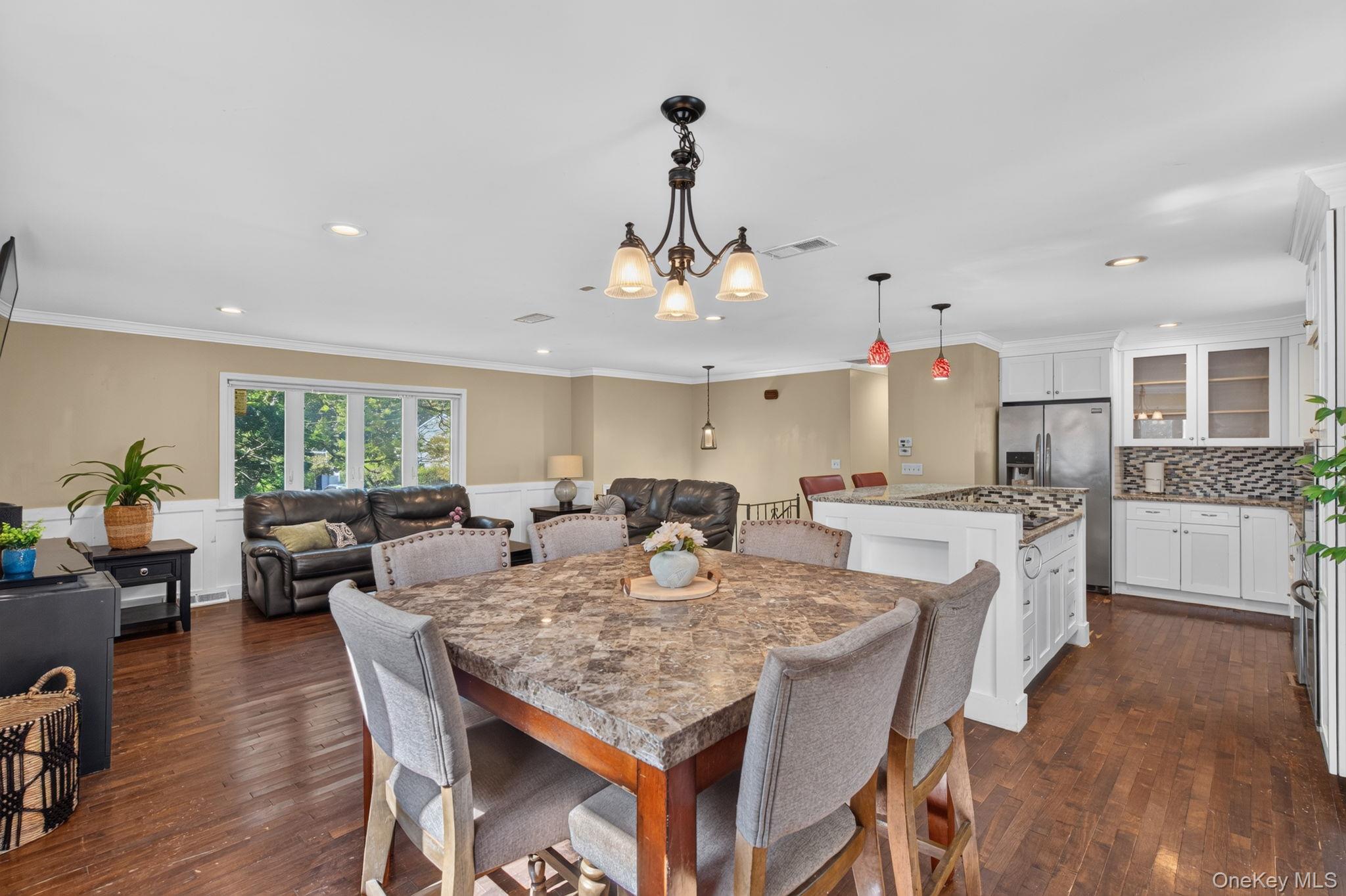 11 Amy Lane – For Sale photo 9