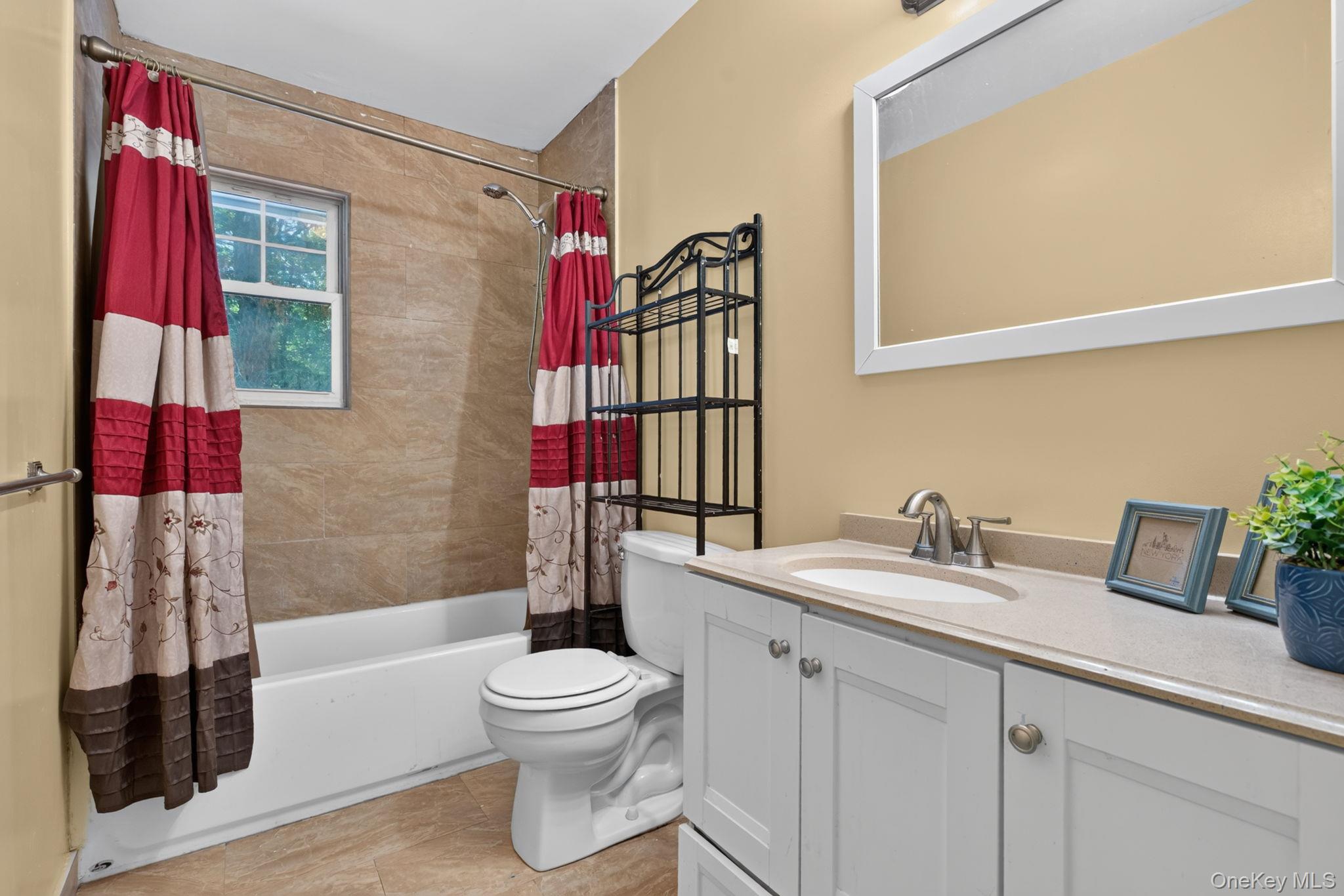 11 Amy Lane – For Sale photo 15