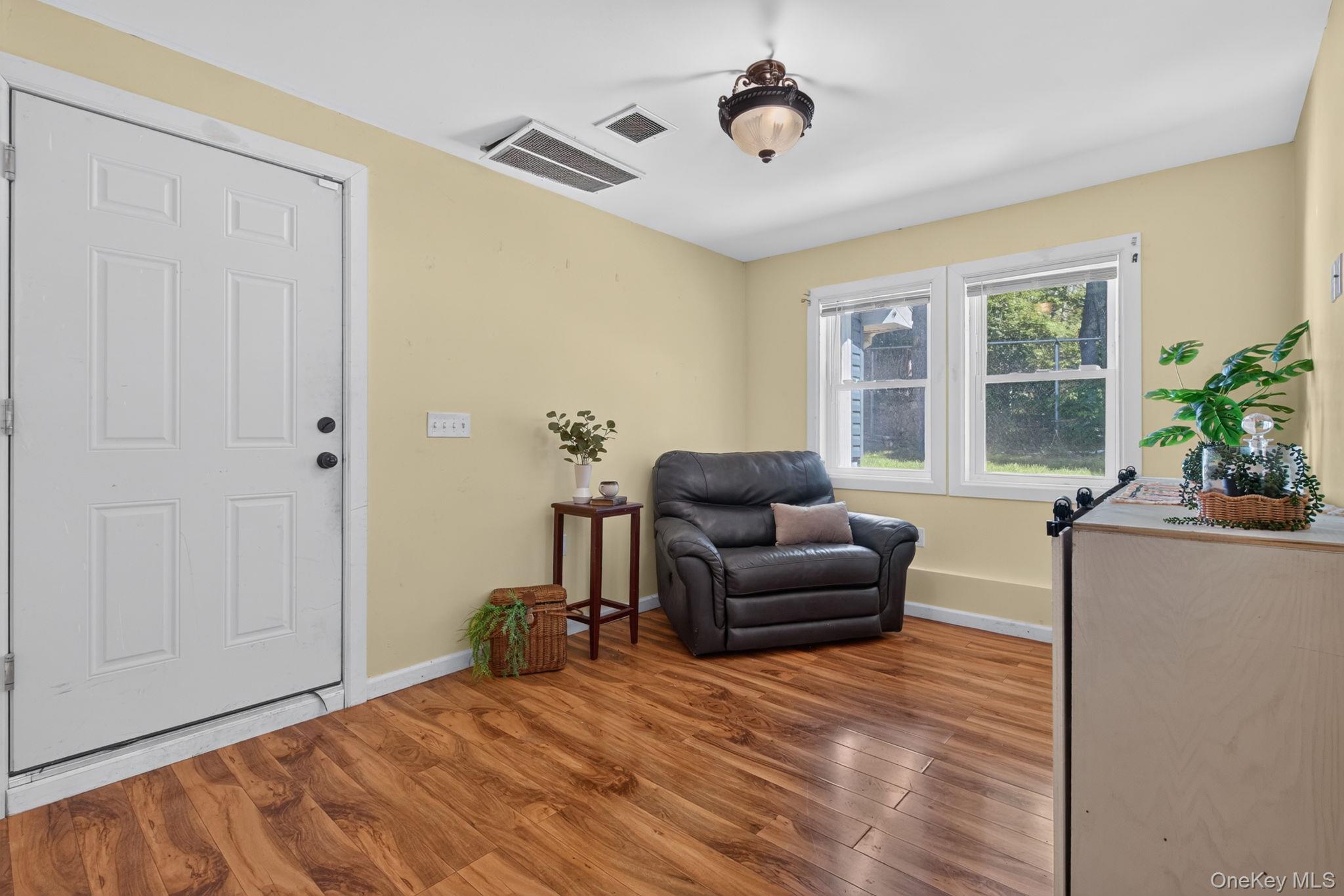 11 Amy Lane – For Sale photo 36