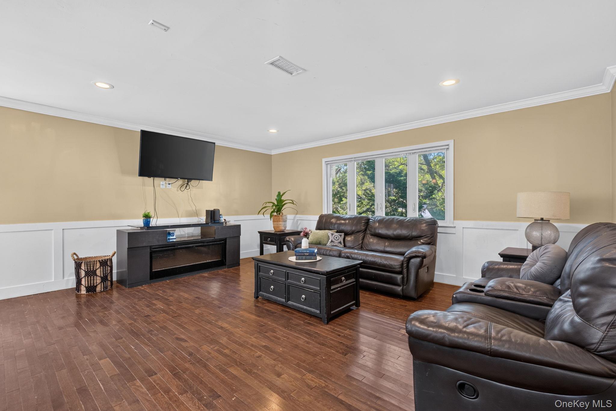 11 Amy Lane – For Sale photo 5
