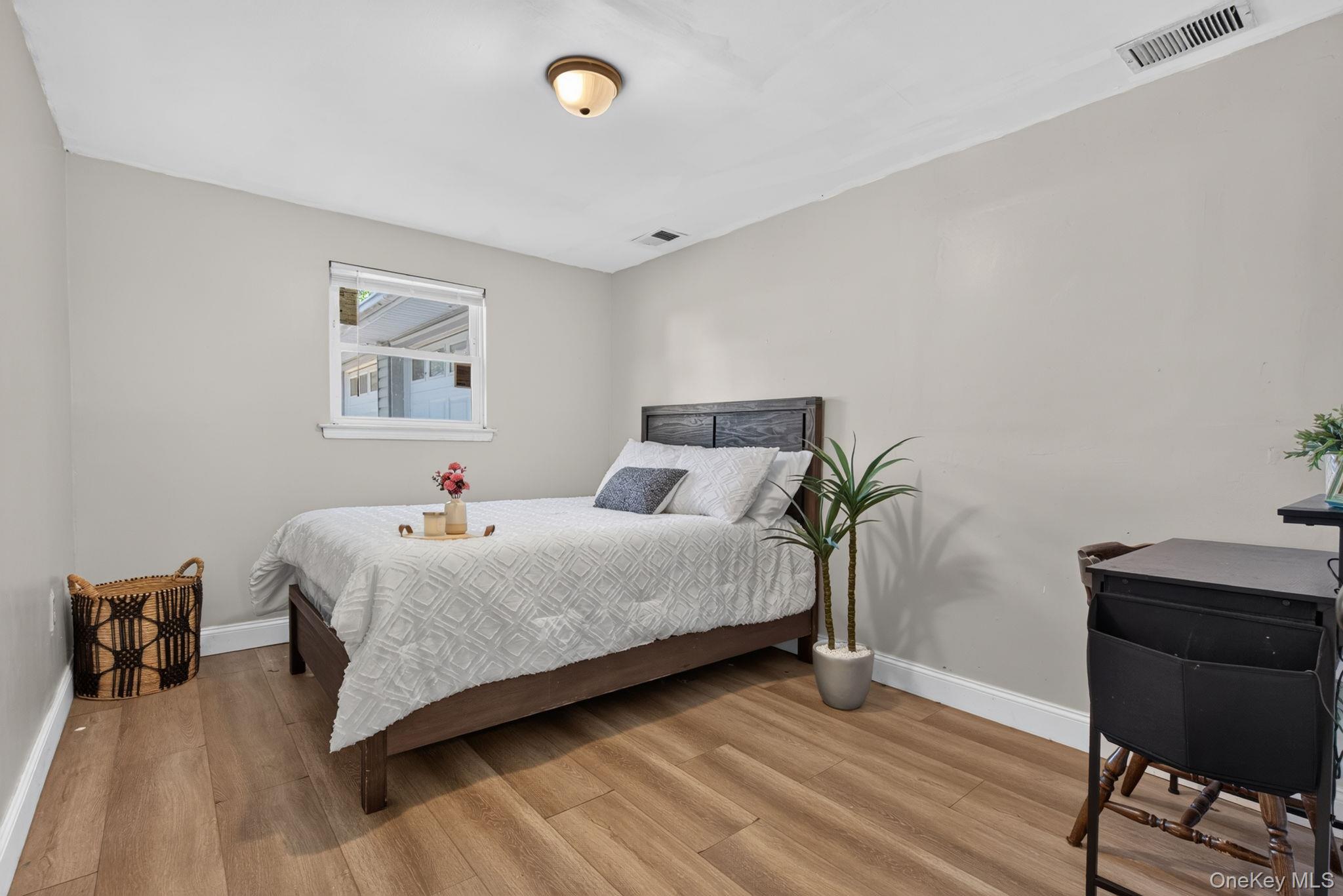 11 Amy Lane – For Sale photo 28