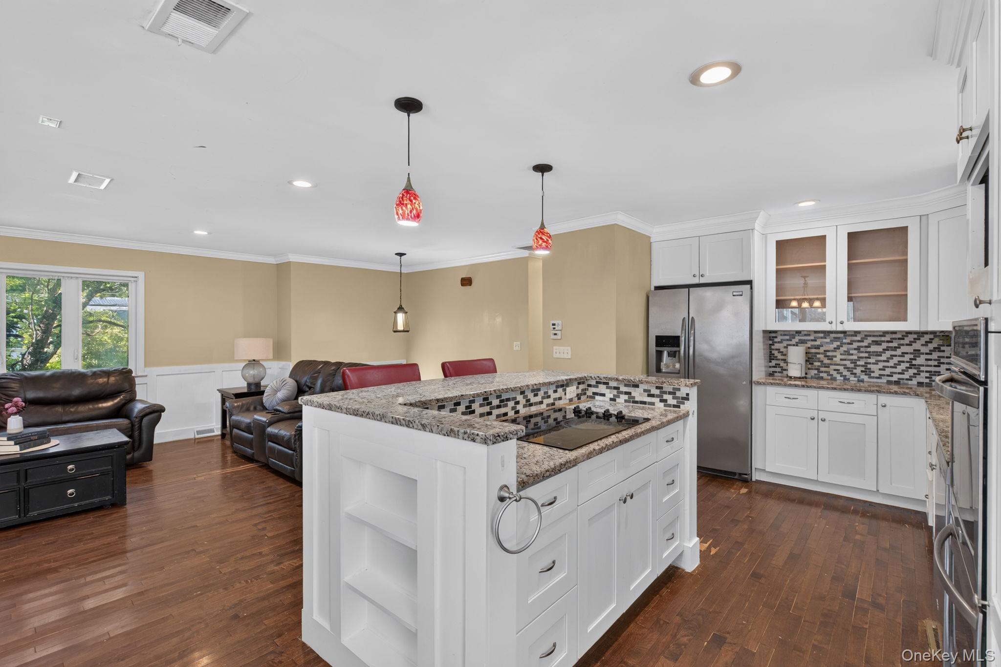 11 Amy Lane – For Sale photo 10