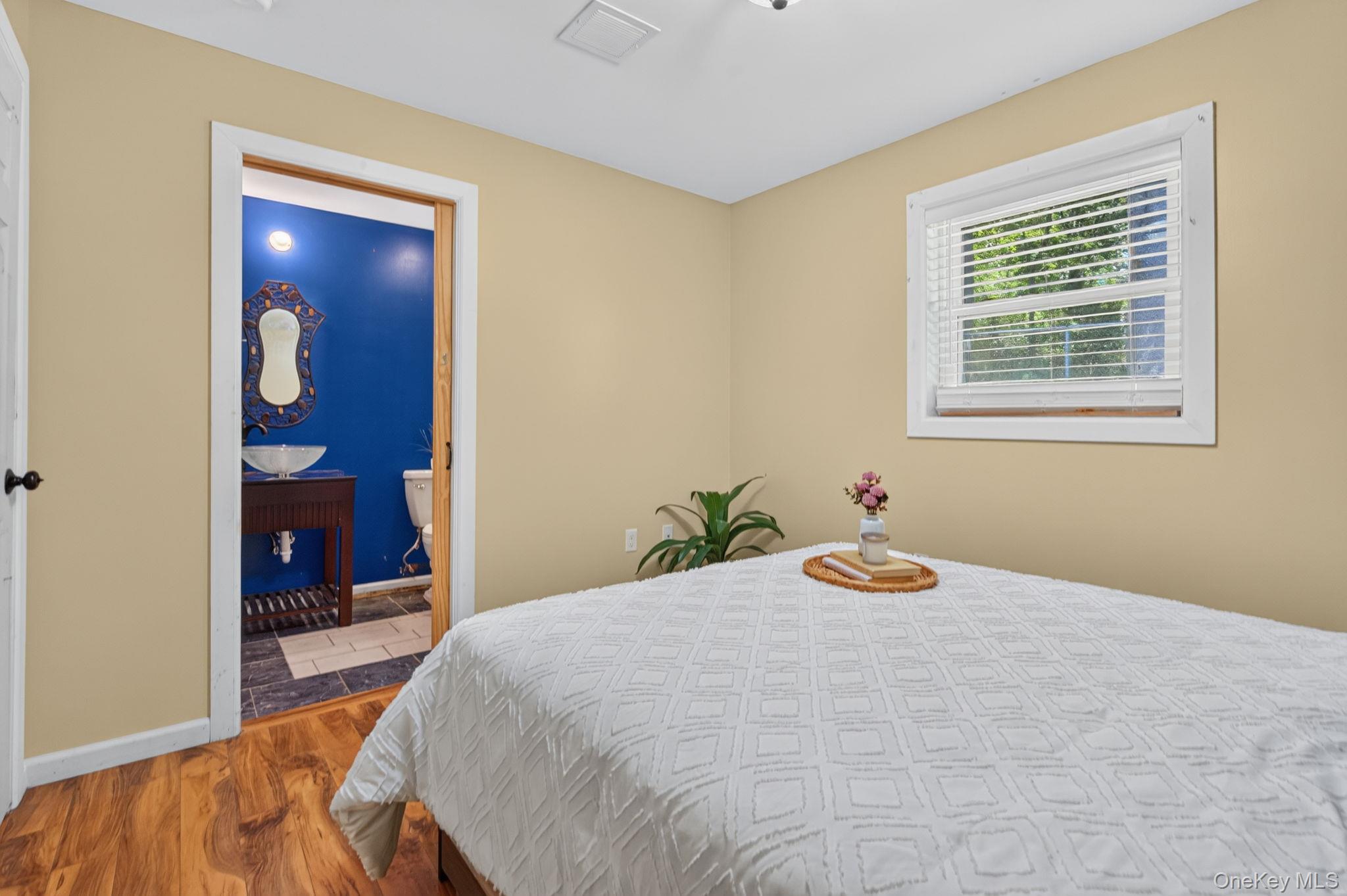 11 Amy Lane – For Sale photo 38