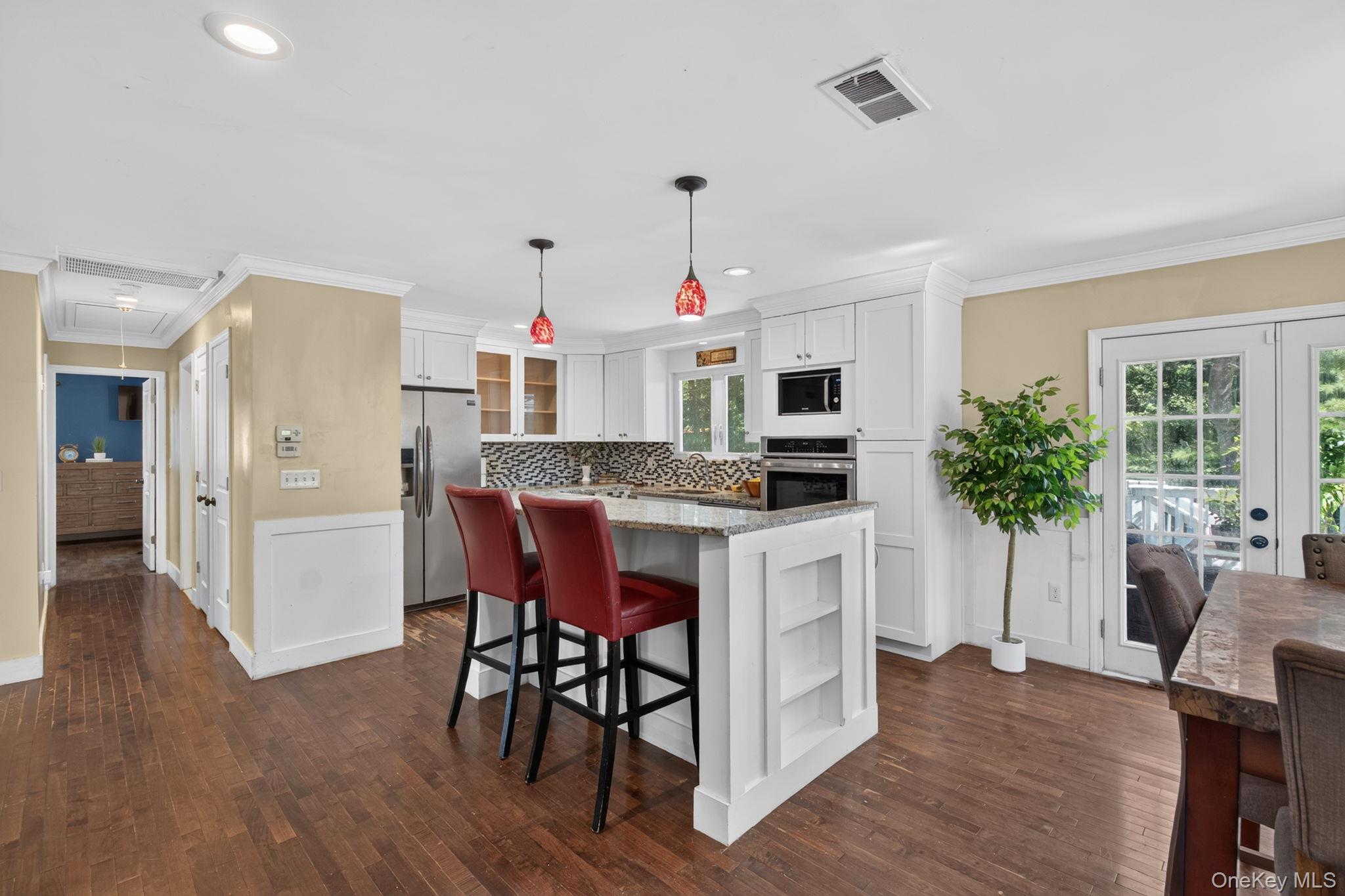 11 Amy Lane – For Sale photo 14