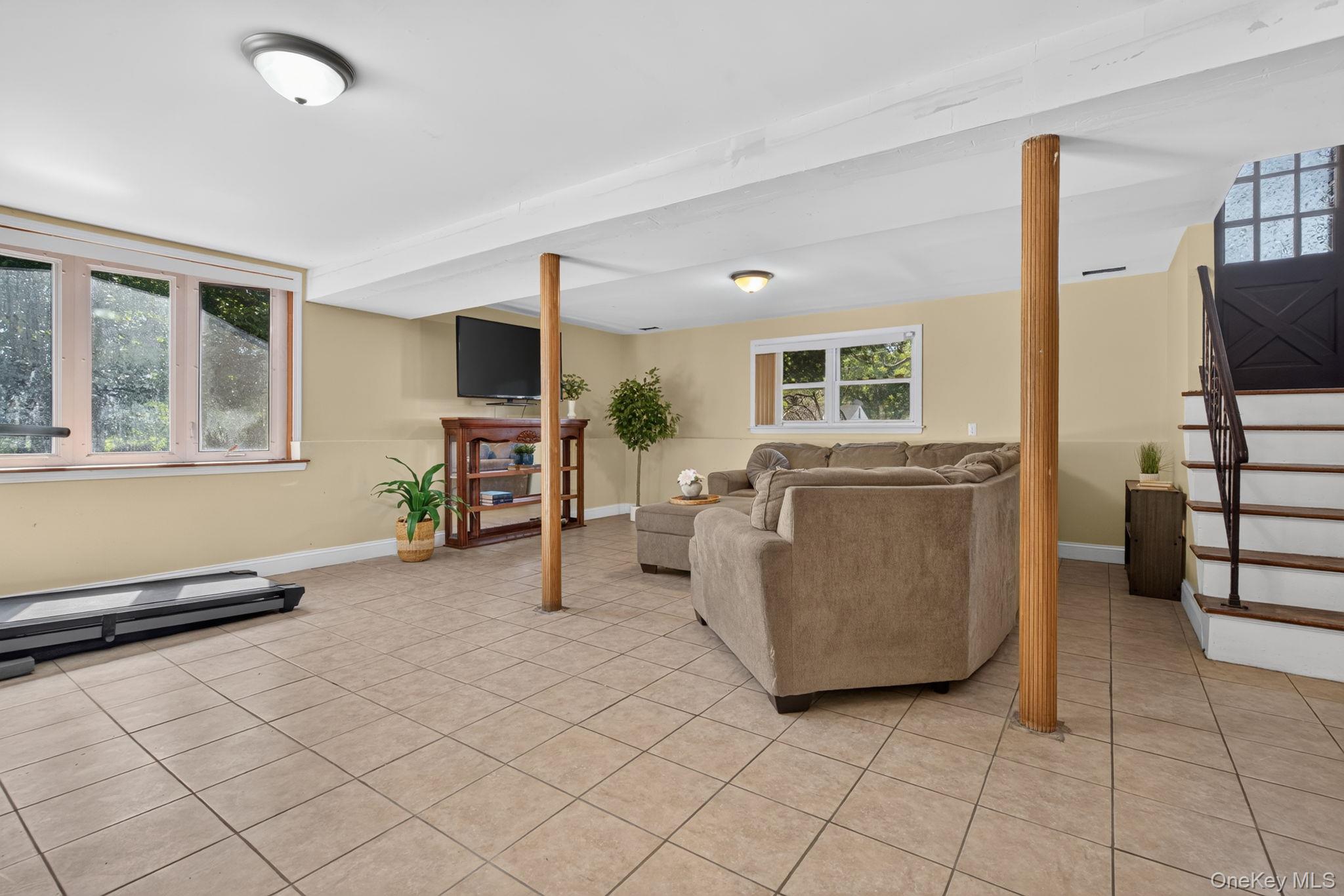 11 Amy Lane – For Sale photo 23