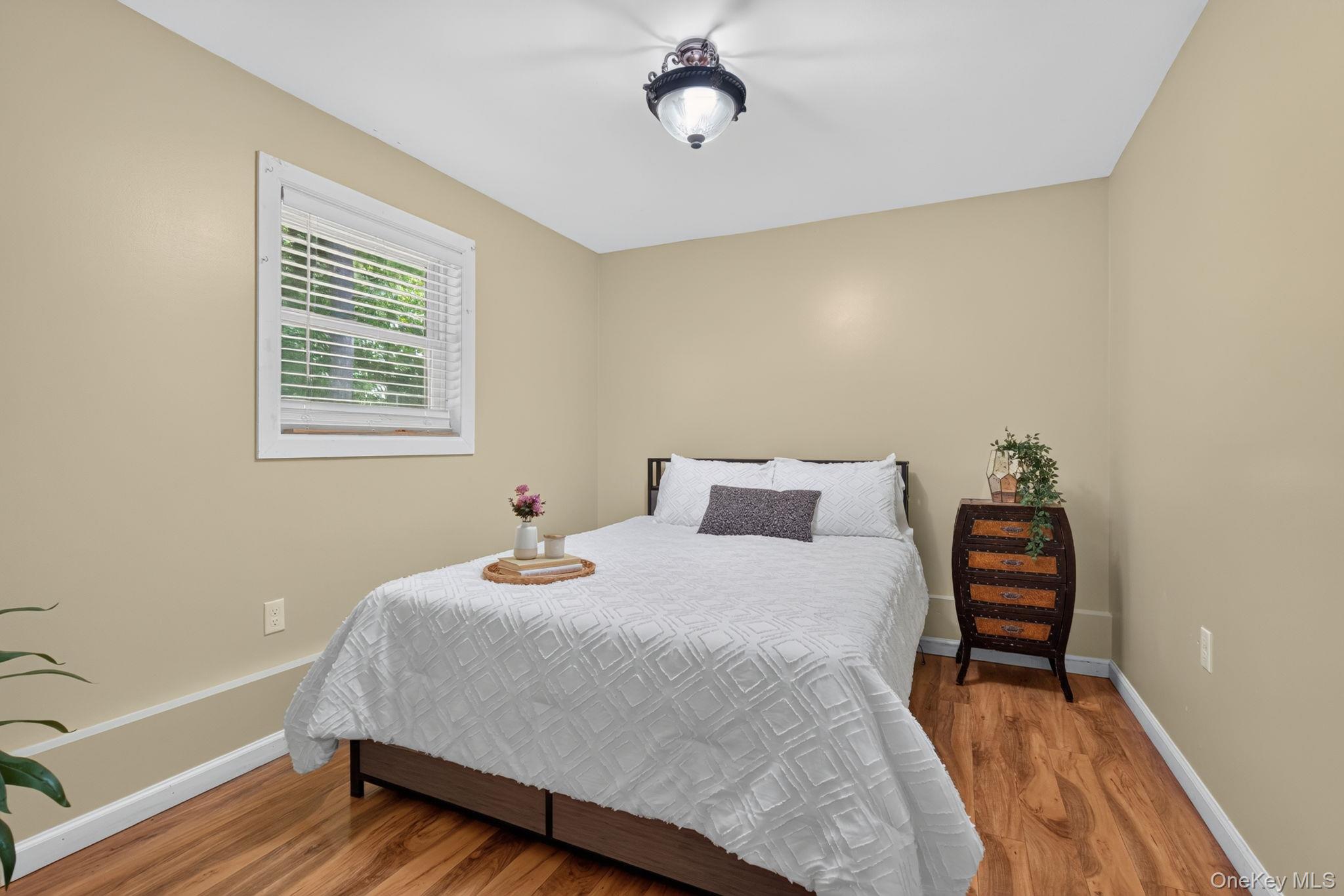11 Amy Lane – For Sale photo 37