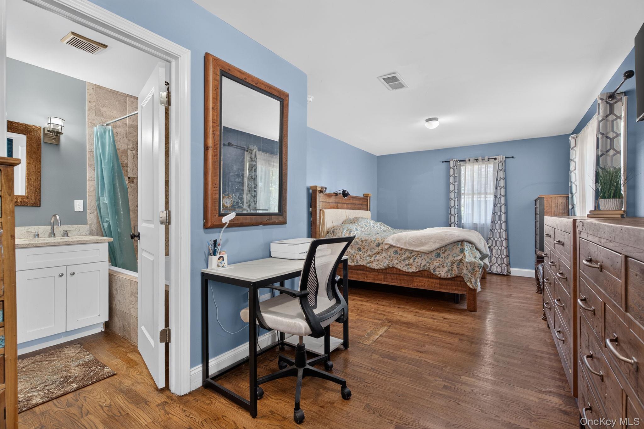 11 Amy Lane – For Sale photo 21