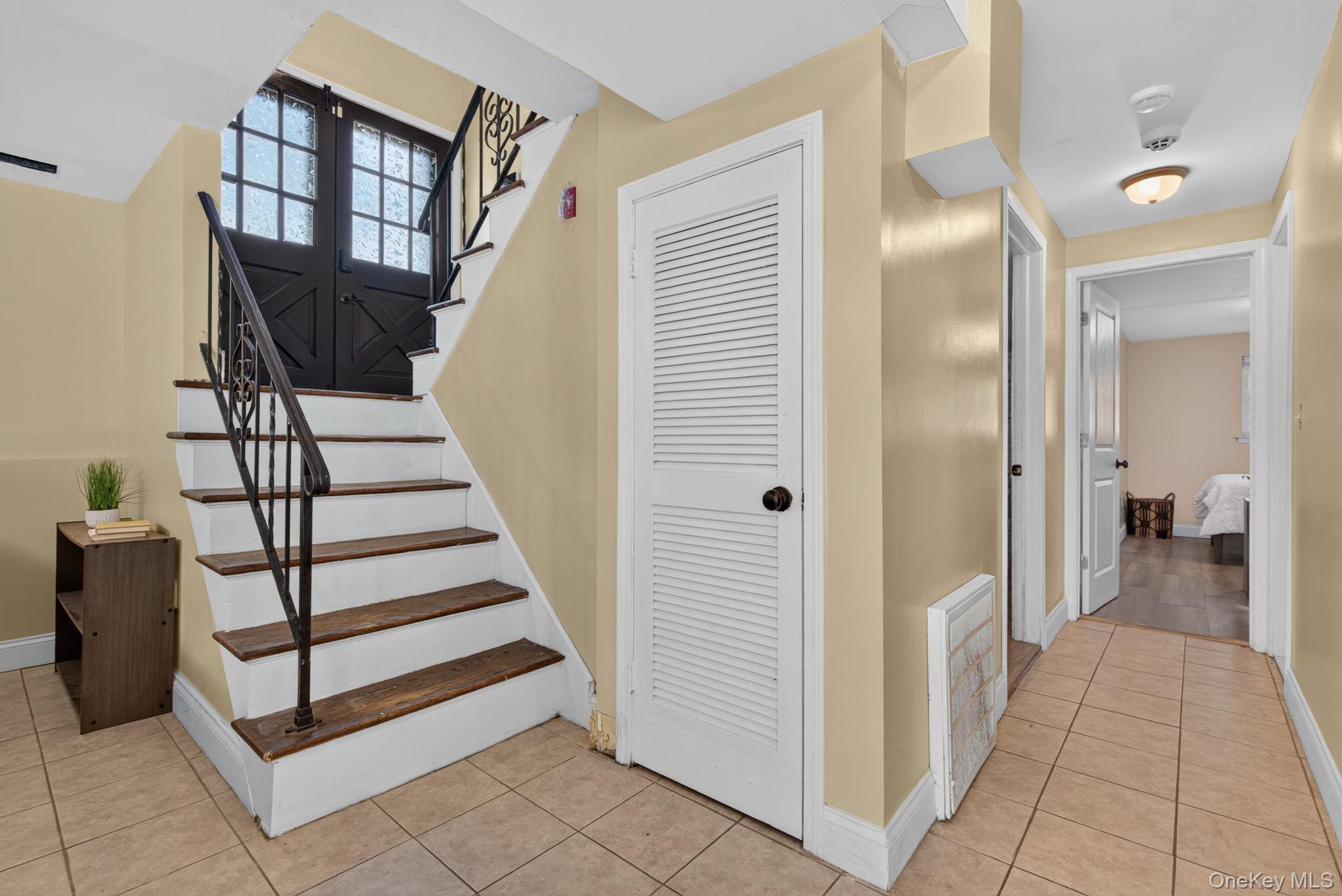 11 Amy Lane – For Sale photo 22