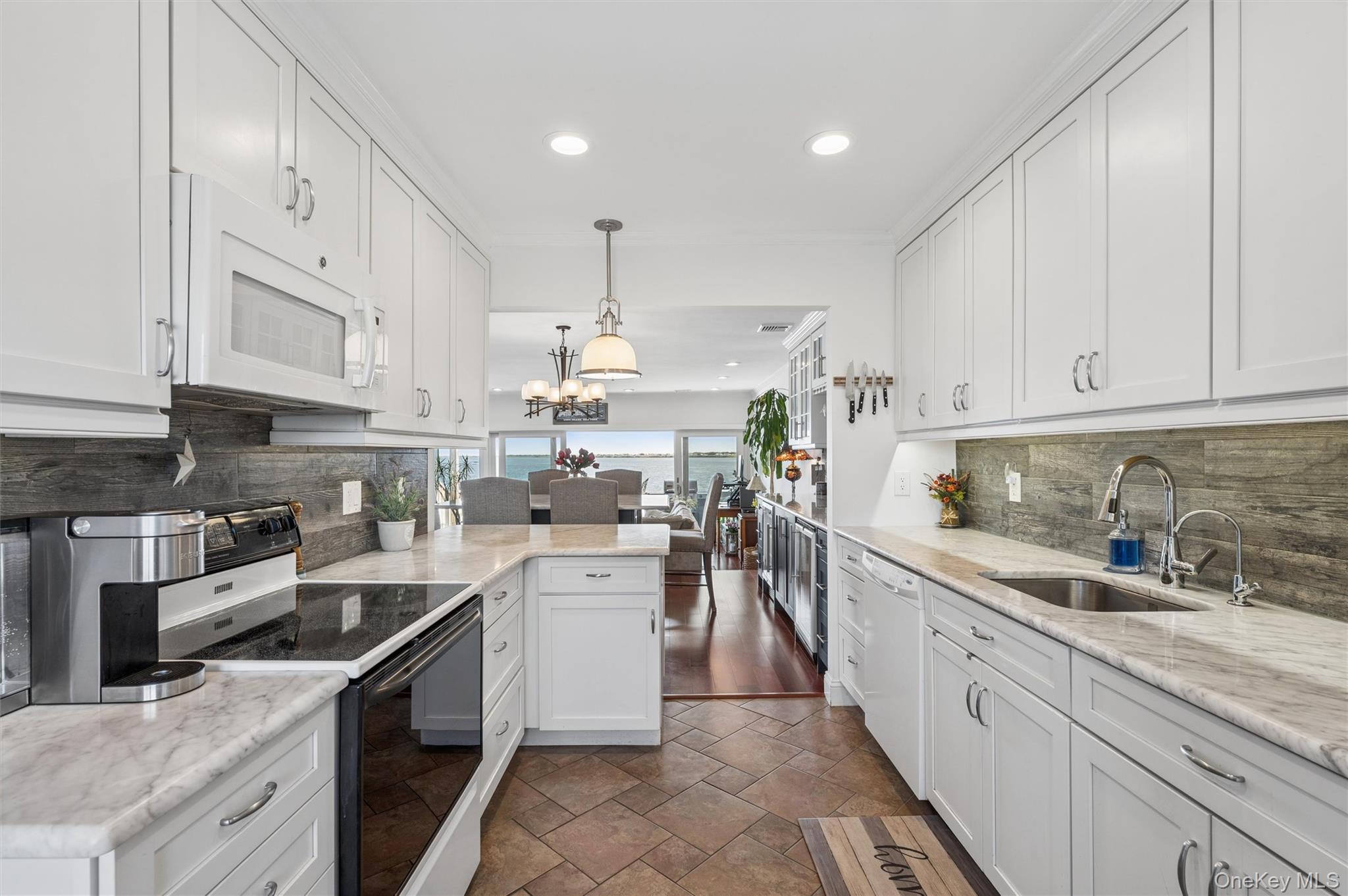 14 Waters Edge – For Sale photo 10