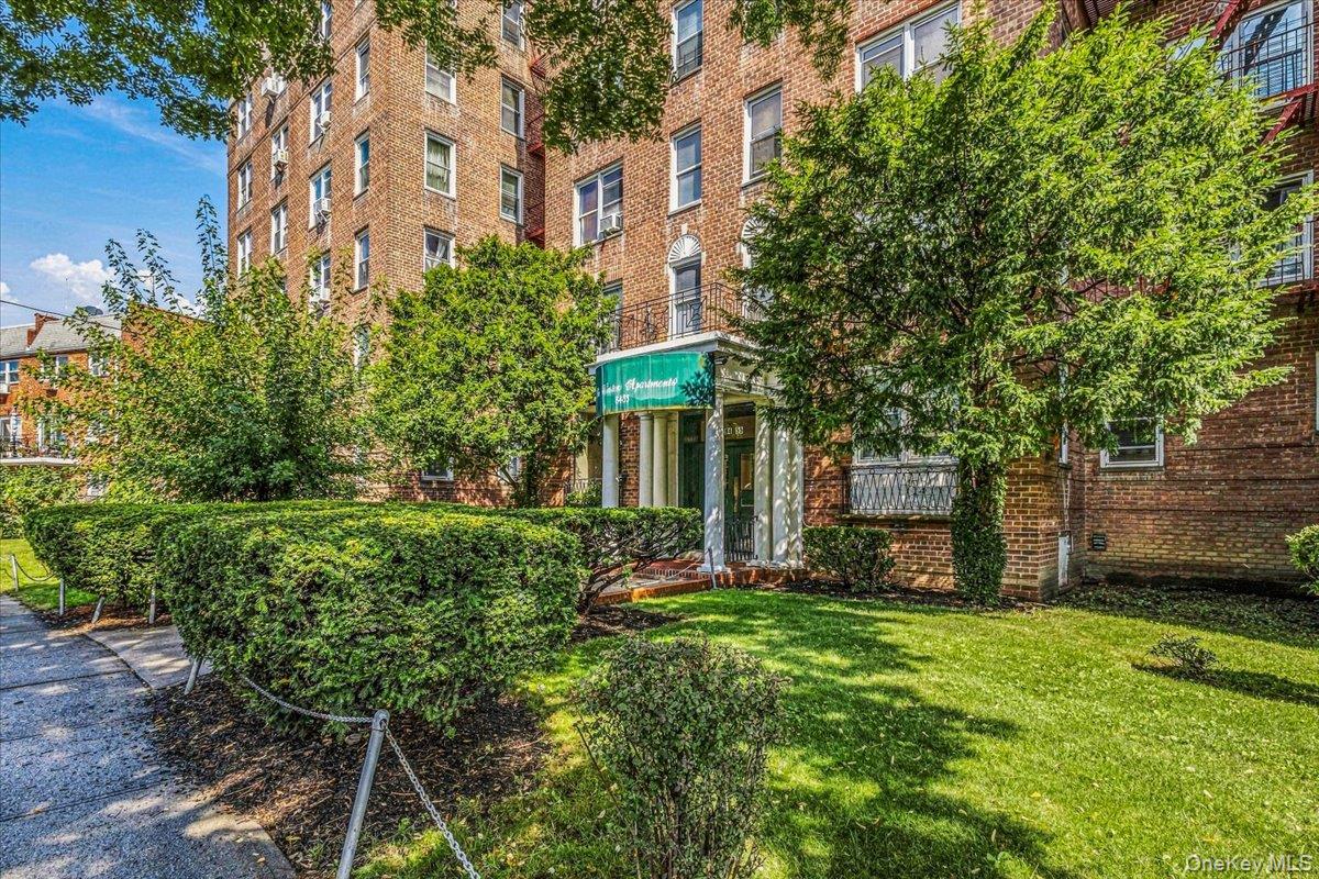 84-55 Daniels Street, Unit 2K