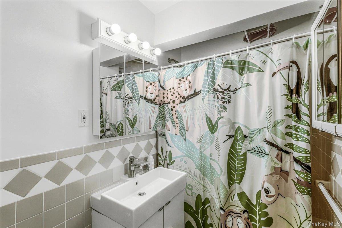 84-55 Daniels Street, Unit 2K photo 16