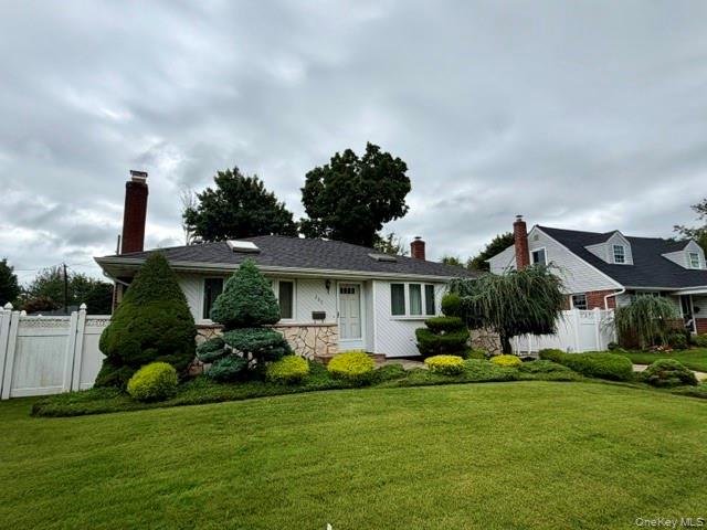392 Coleridge Street – For Sale photo 2