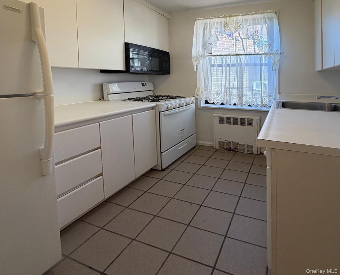 150-29 72 Rd, Unit 6K photo 3