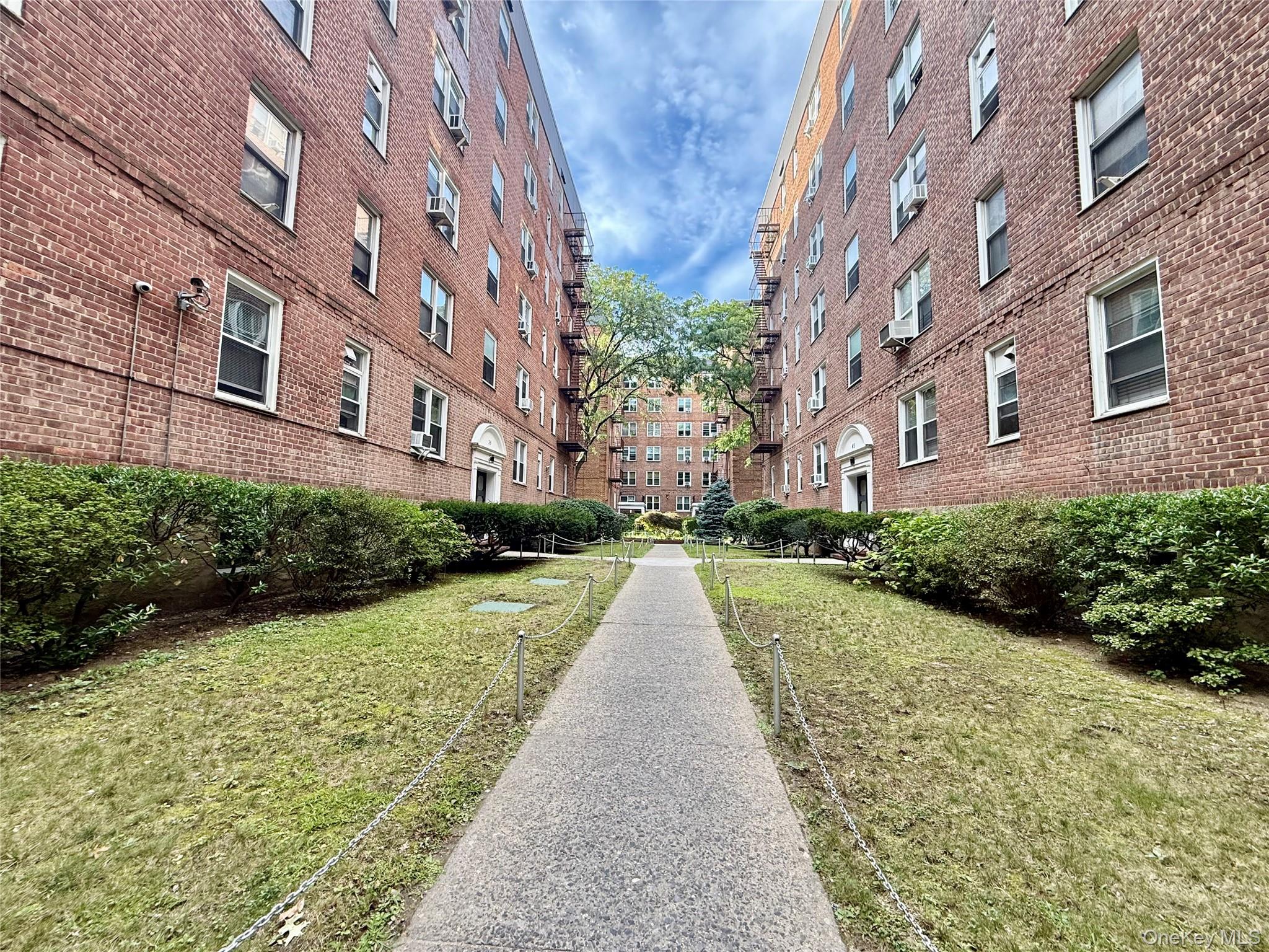 144-35 Sanford Avenue, Unit 3C photo 12