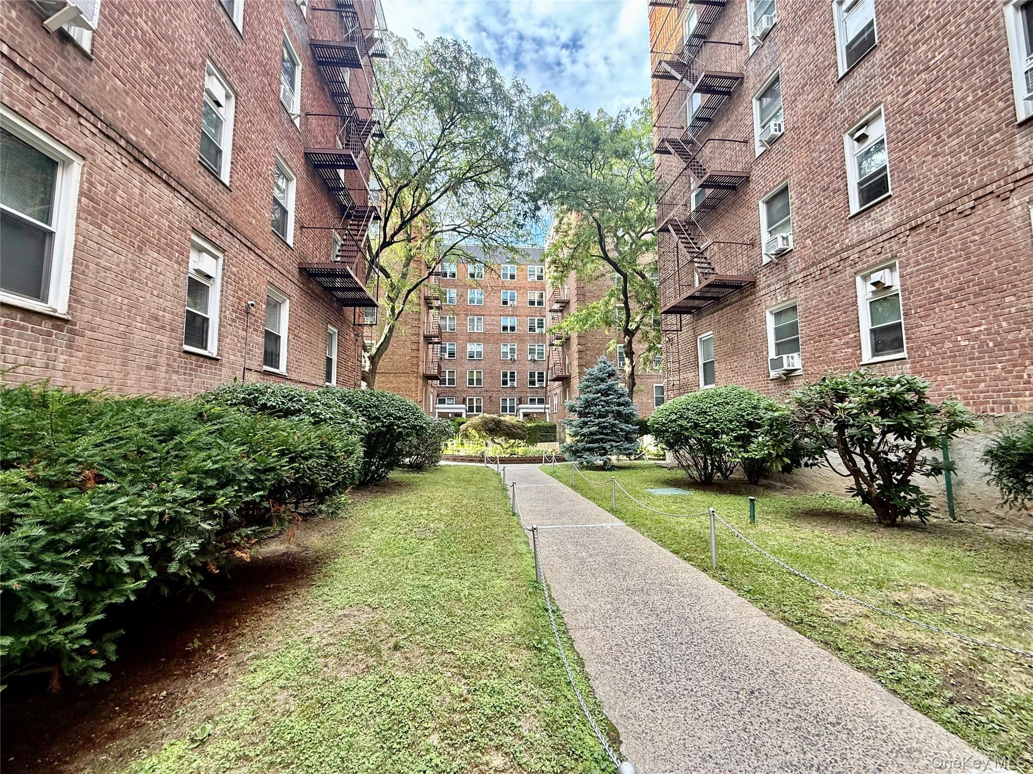 144-35 Sanford Avenue, Unit 3C photo 9
