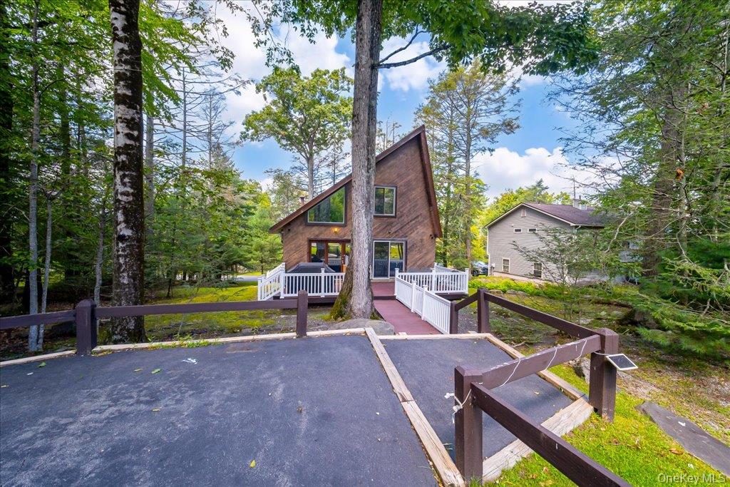 142 N Emerald Drive – For Sale photo 4