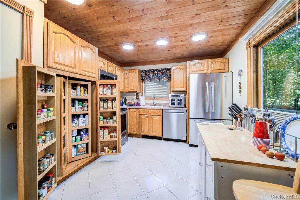 142 N Emerald Drive – For Sale photo 14