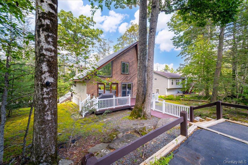 142 N Emerald Drive – For Sale photo 3