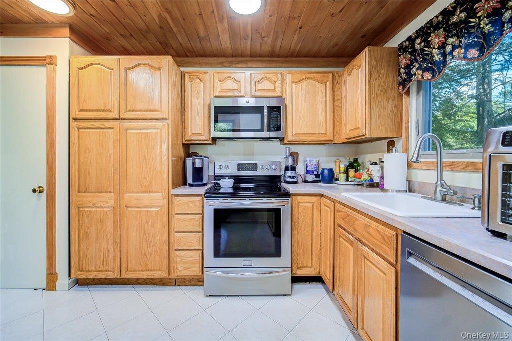 142 N Emerald Drive – For Sale photo 11