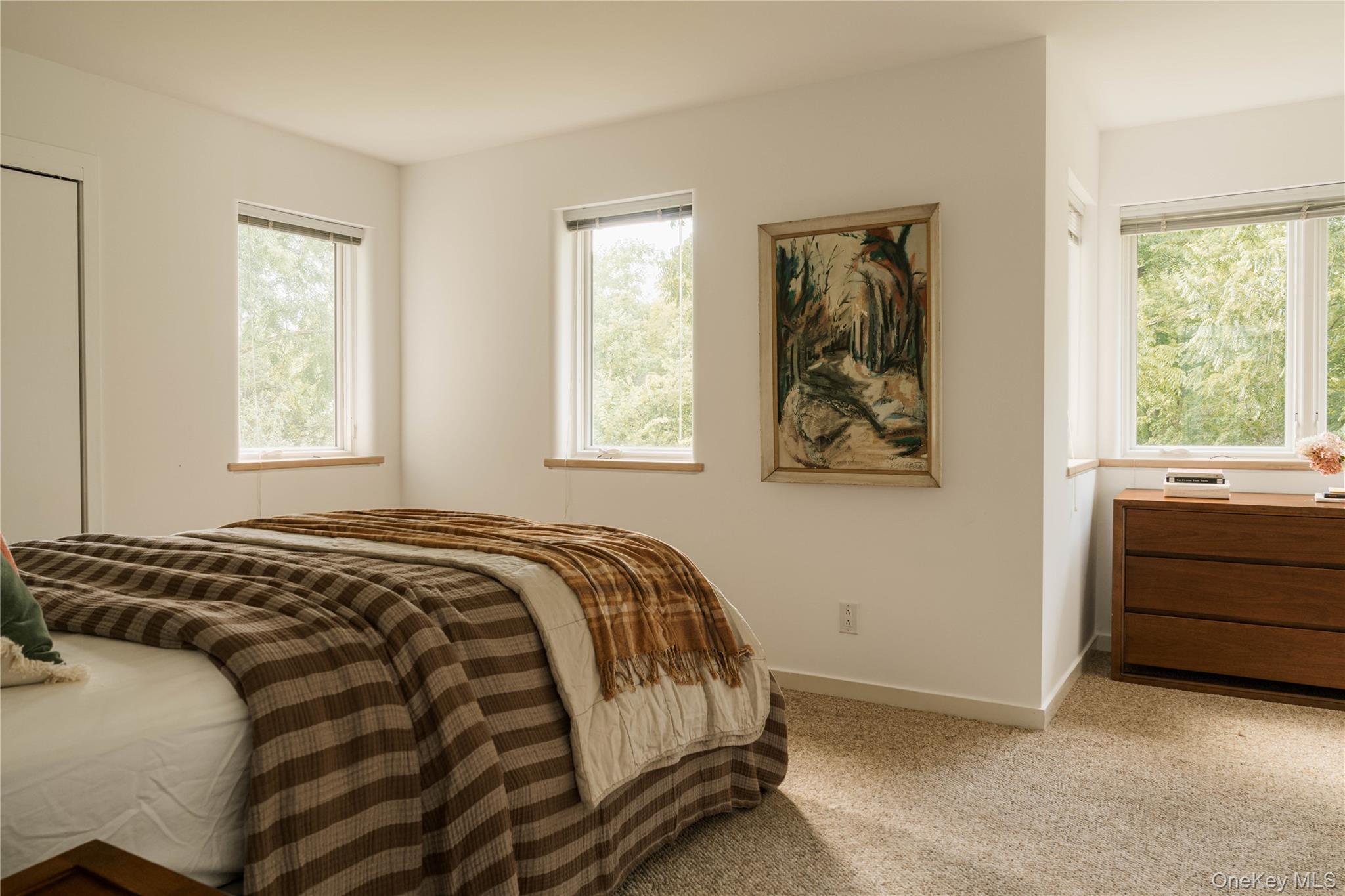 596 Hurley Avenue – For Sale photo 34