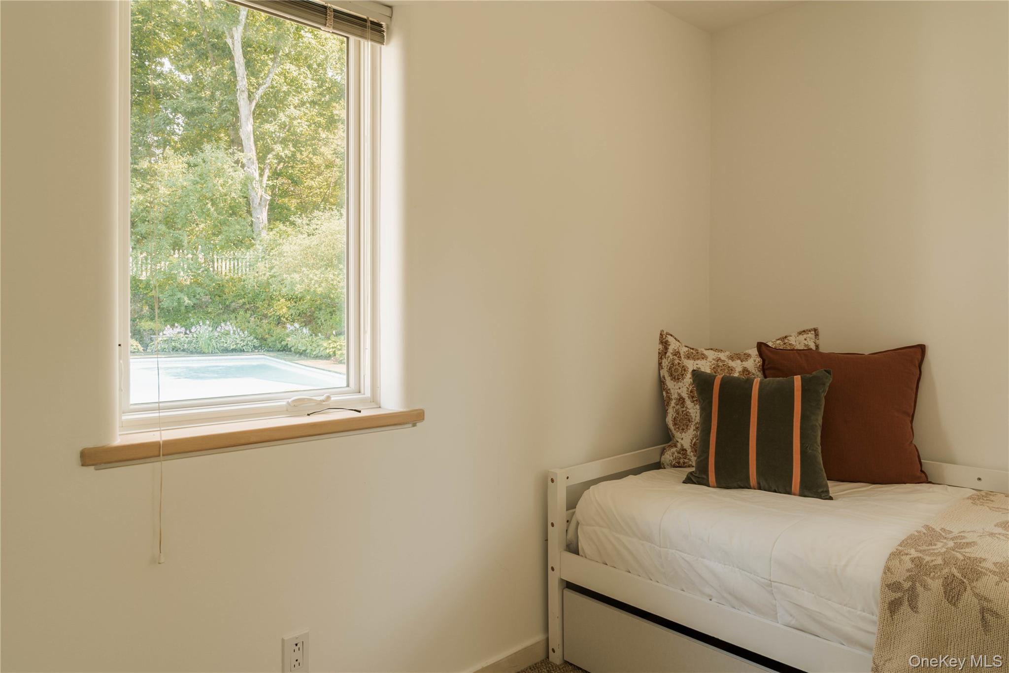 596 Hurley Avenue – For Sale photo 38