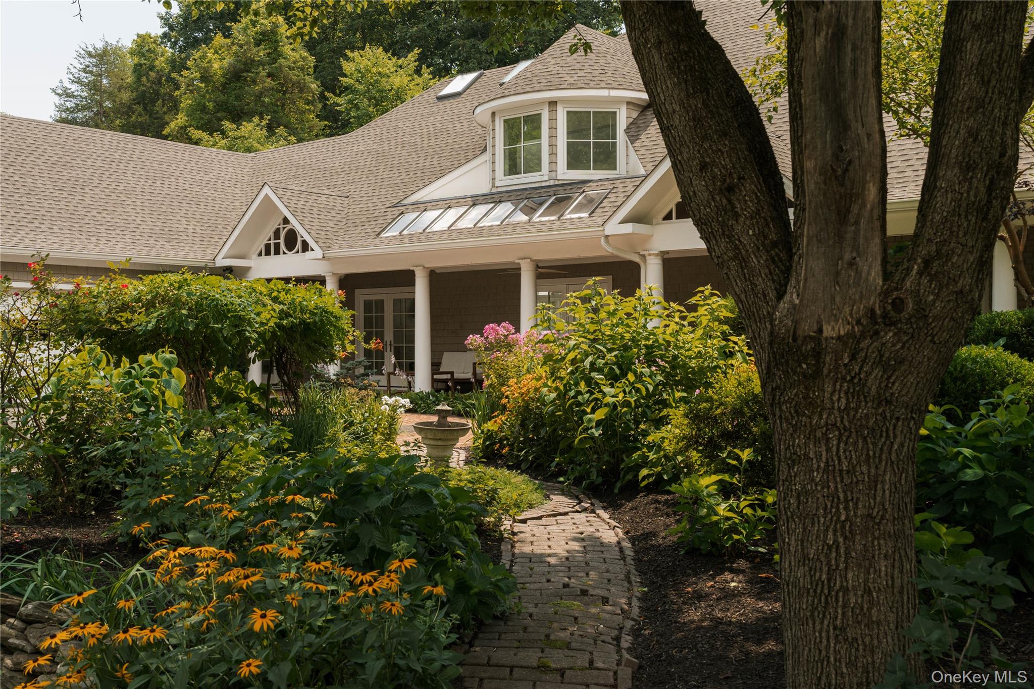 596 Hurley Avenue – For Sale