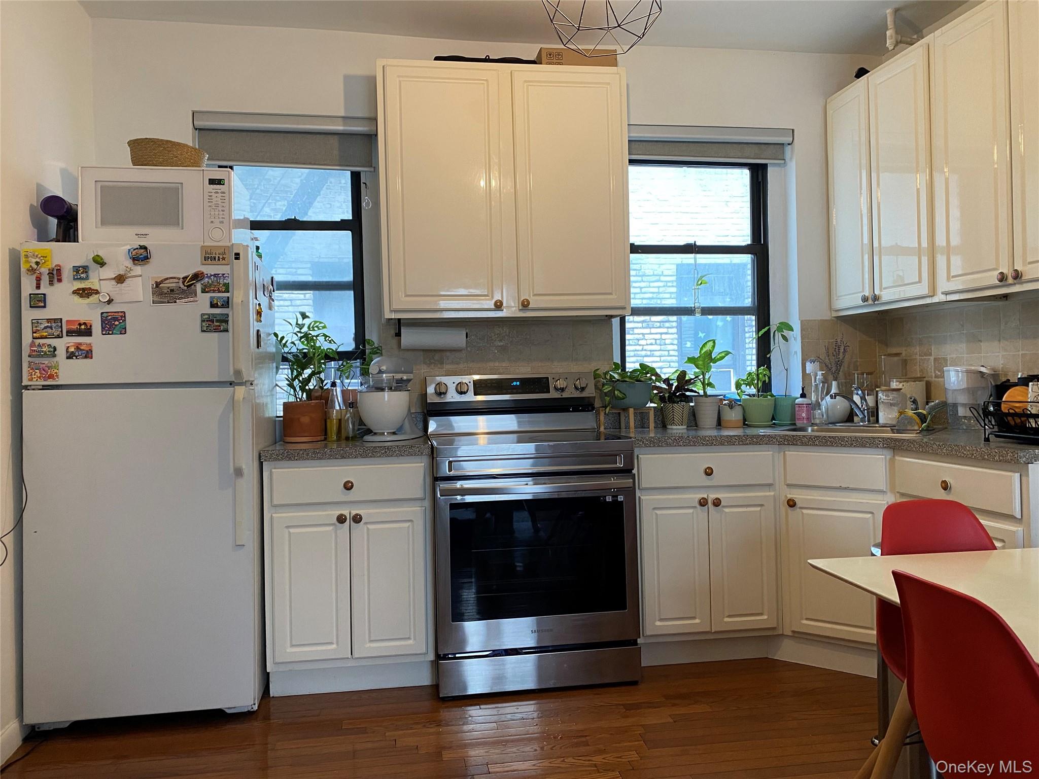21-27 33 Street, Unit 3G photo 3