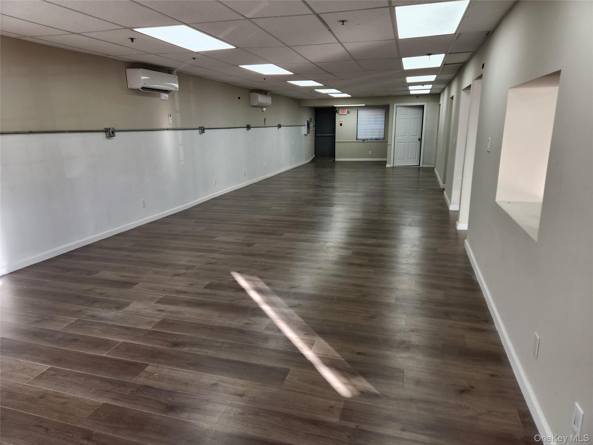 240 W Old Country Rd – For Rent photo 4
