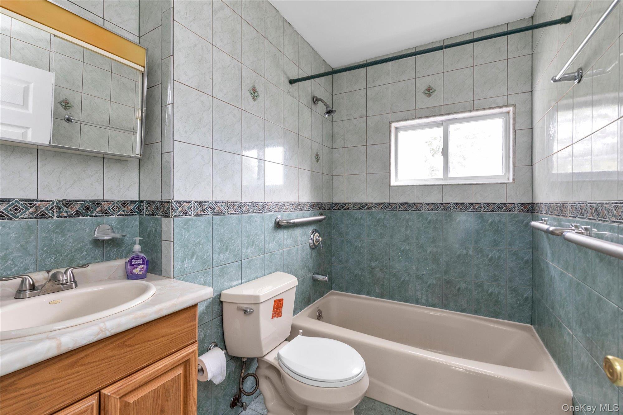 71-39 Nansen Street – For Rent photo 15