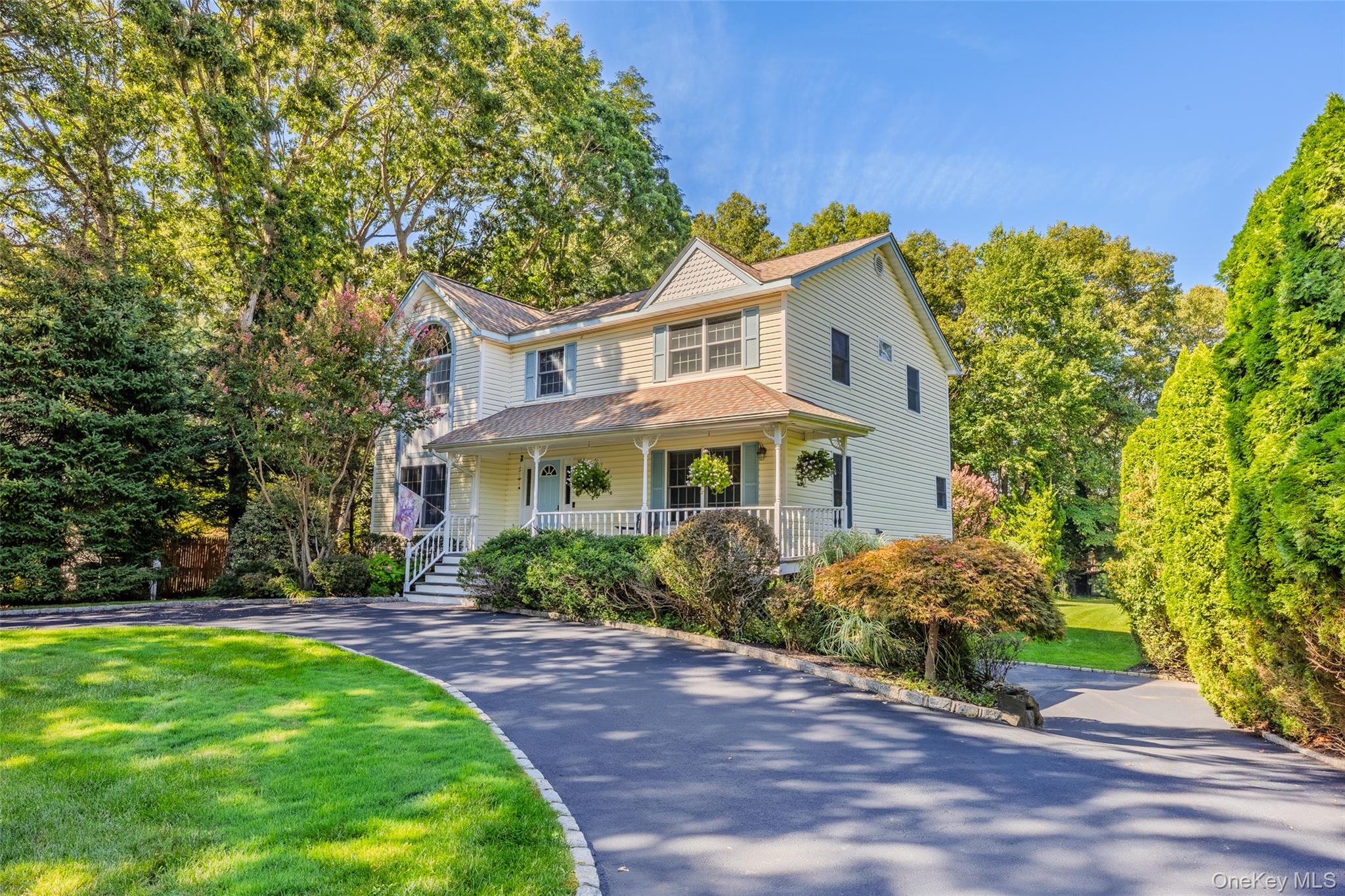7 Holly Lane – For Sale photo 3