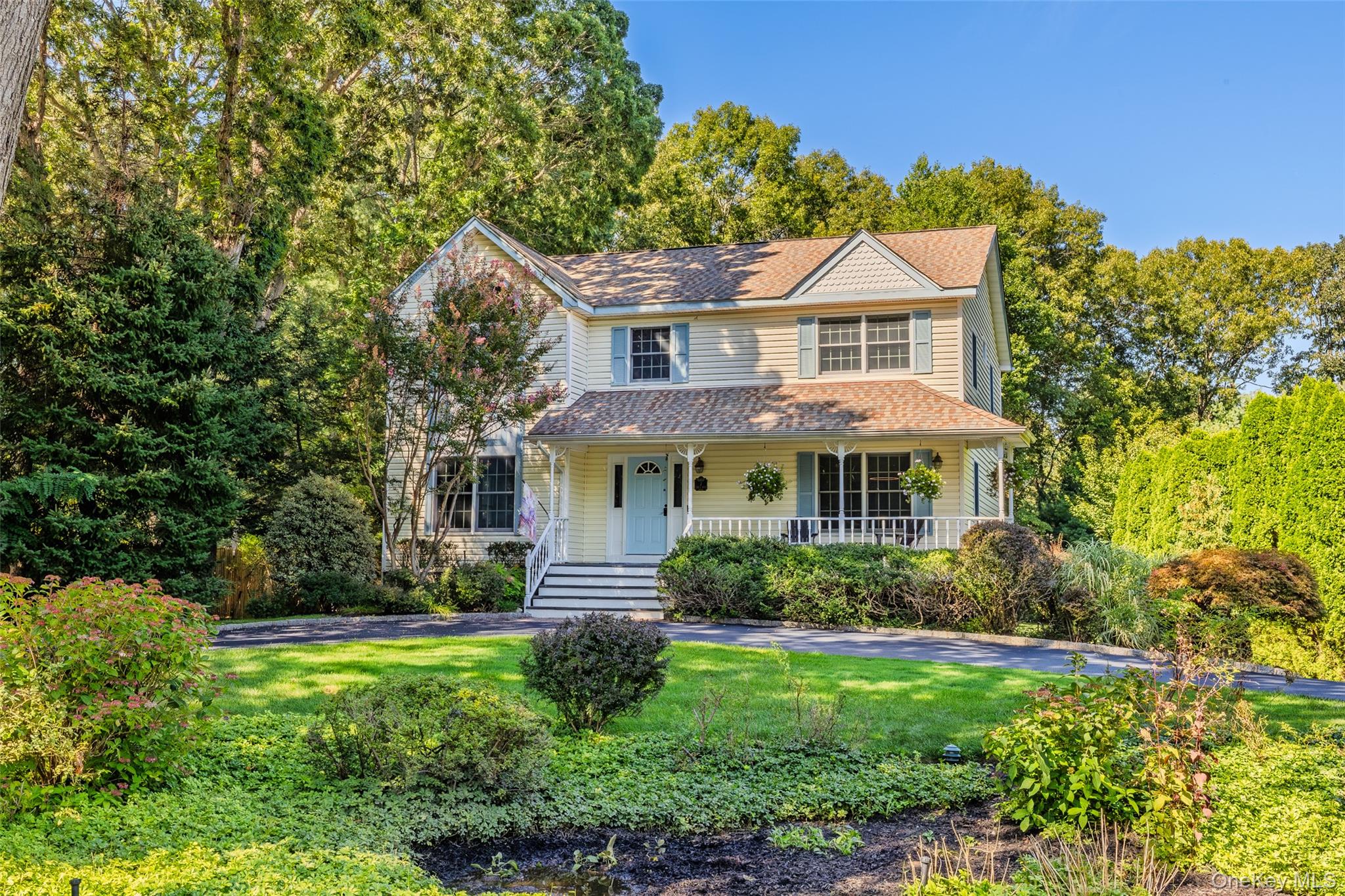 7 Holly Lane – For Sale photo 2