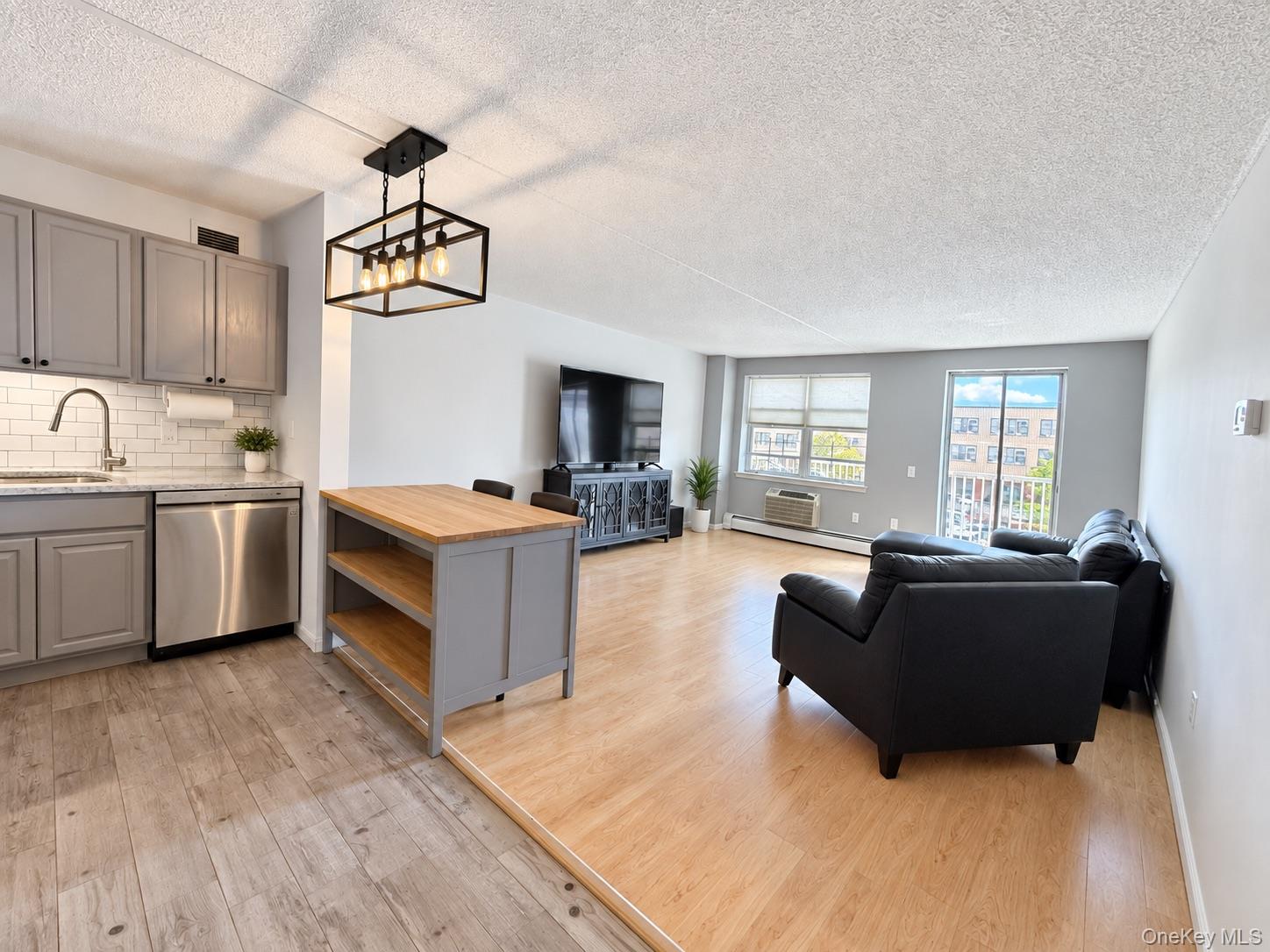 260 Beach 81st Street, Unit 3D photo 2