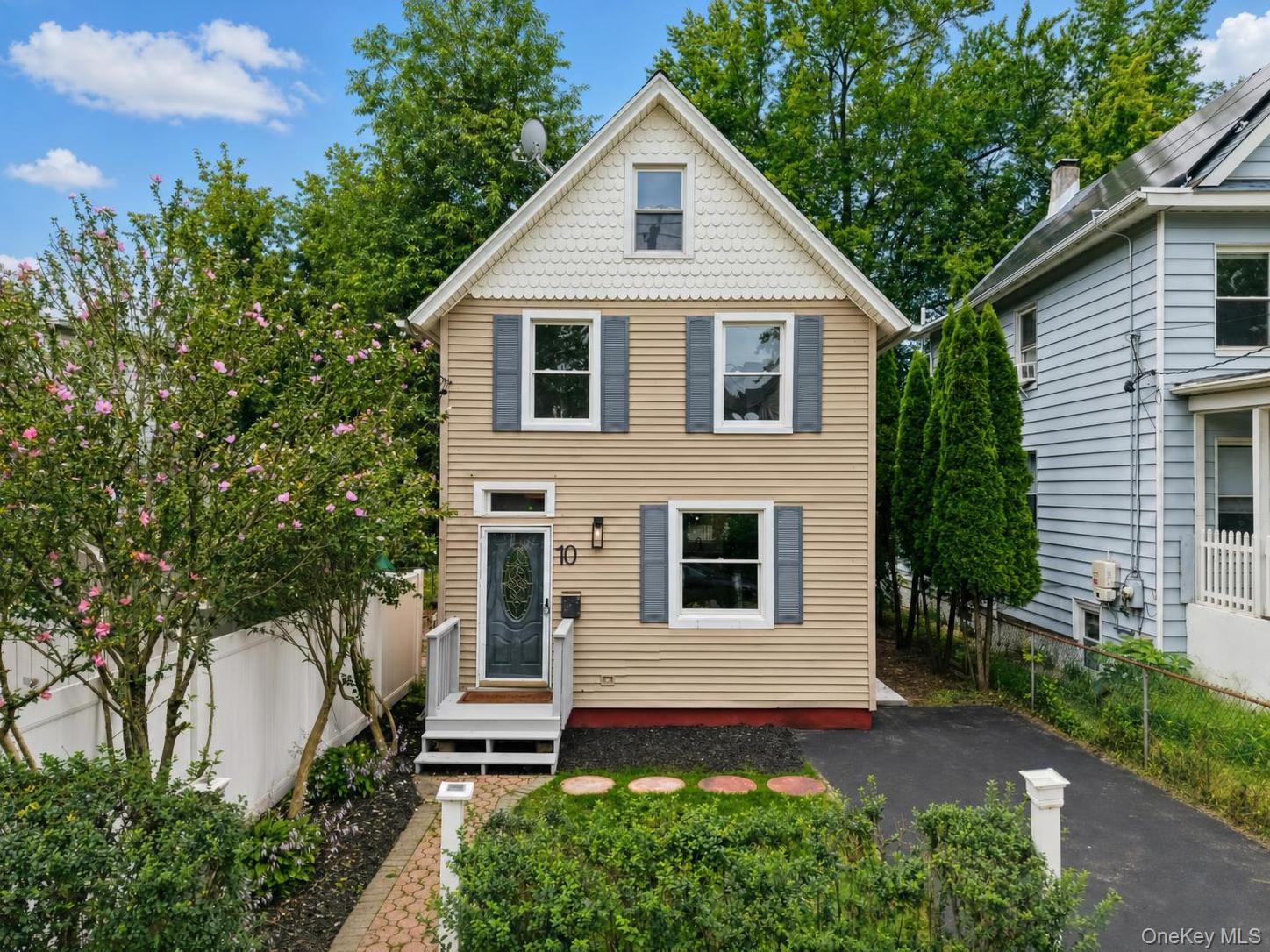 10 Field Street – For Sale photo 3