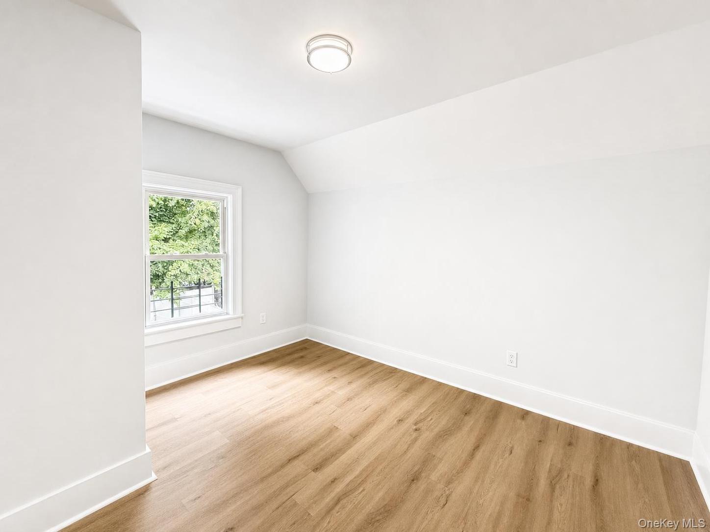 10 Field Street – For Sale photo 22