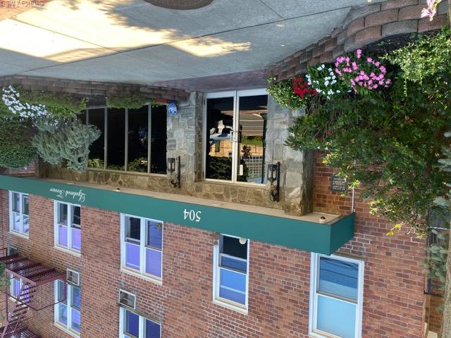 504 Merrick  Rd, Unit 4M photo 2