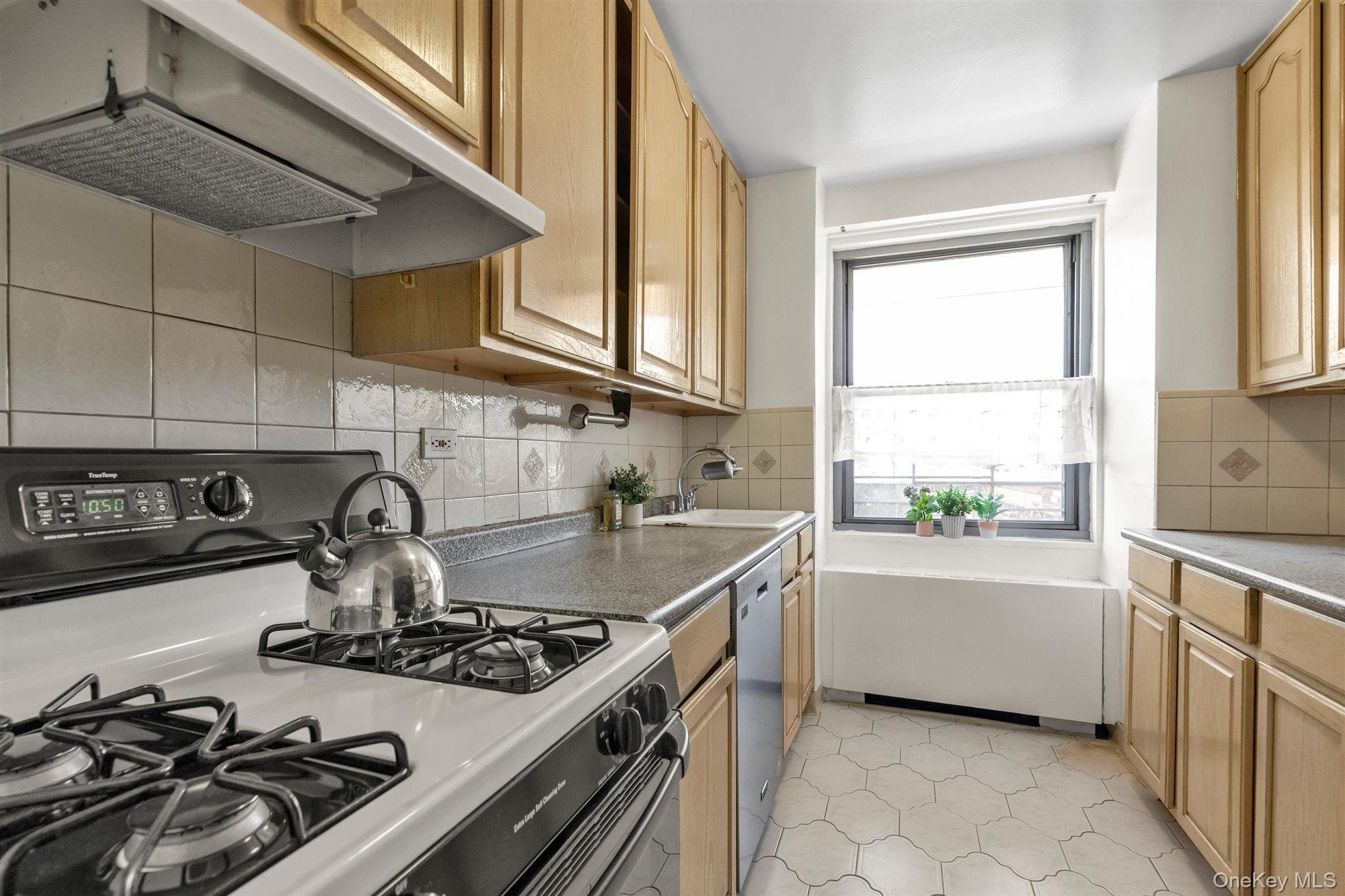 175-20 Wexford Terrace, Unit 4X photo 12