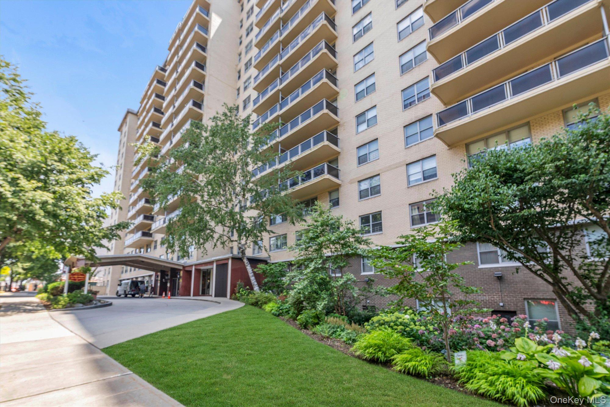 175-20 Wexford Terrace, Unit 4X photo 4