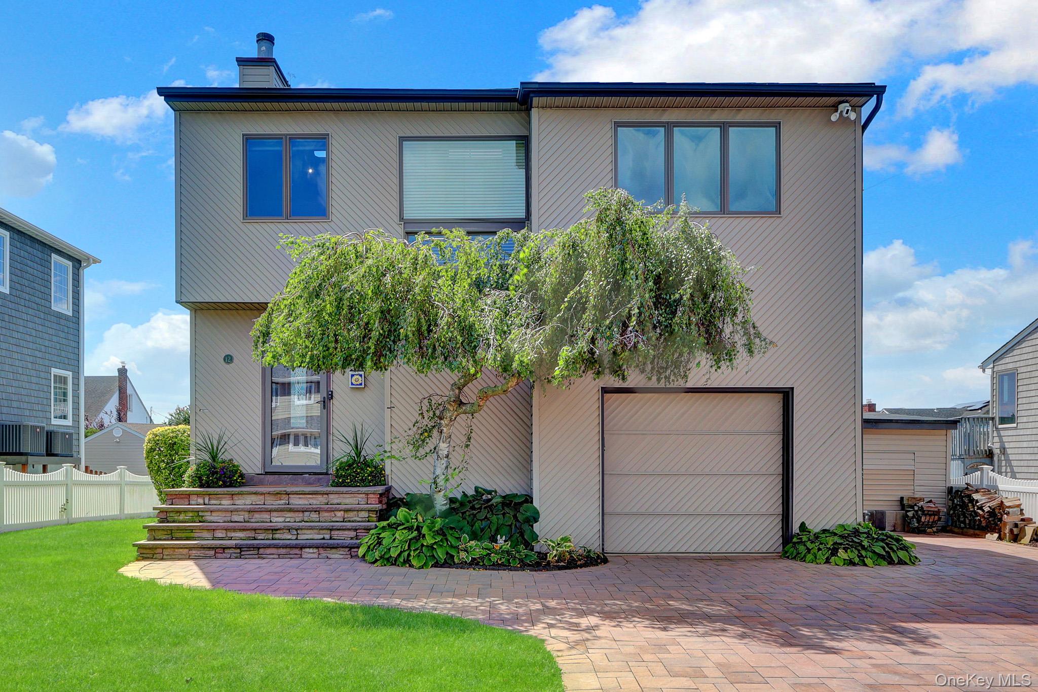12 Jetmore Place – For Sale photo 2